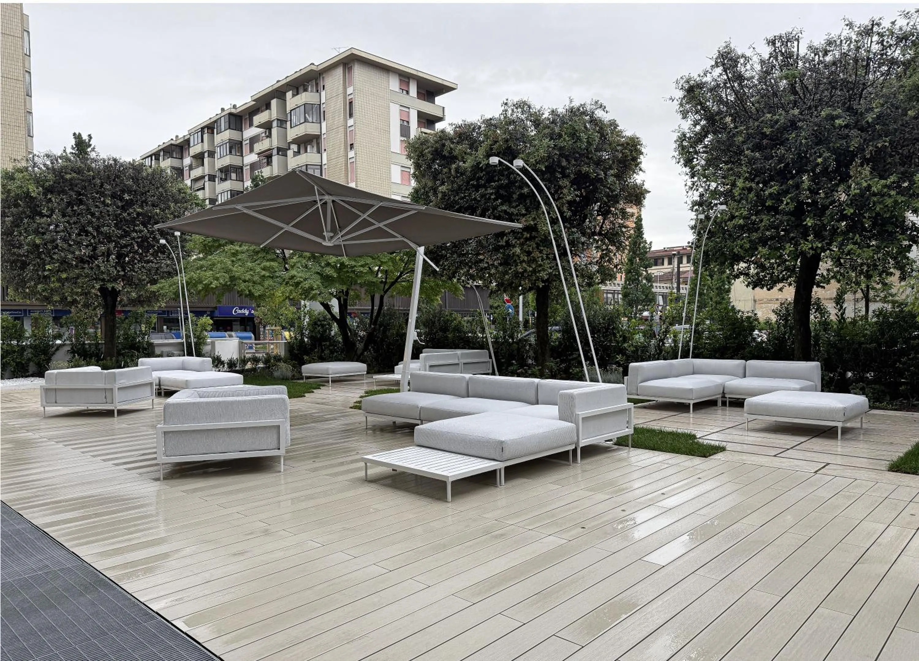 Property building in Hotel Raffaello