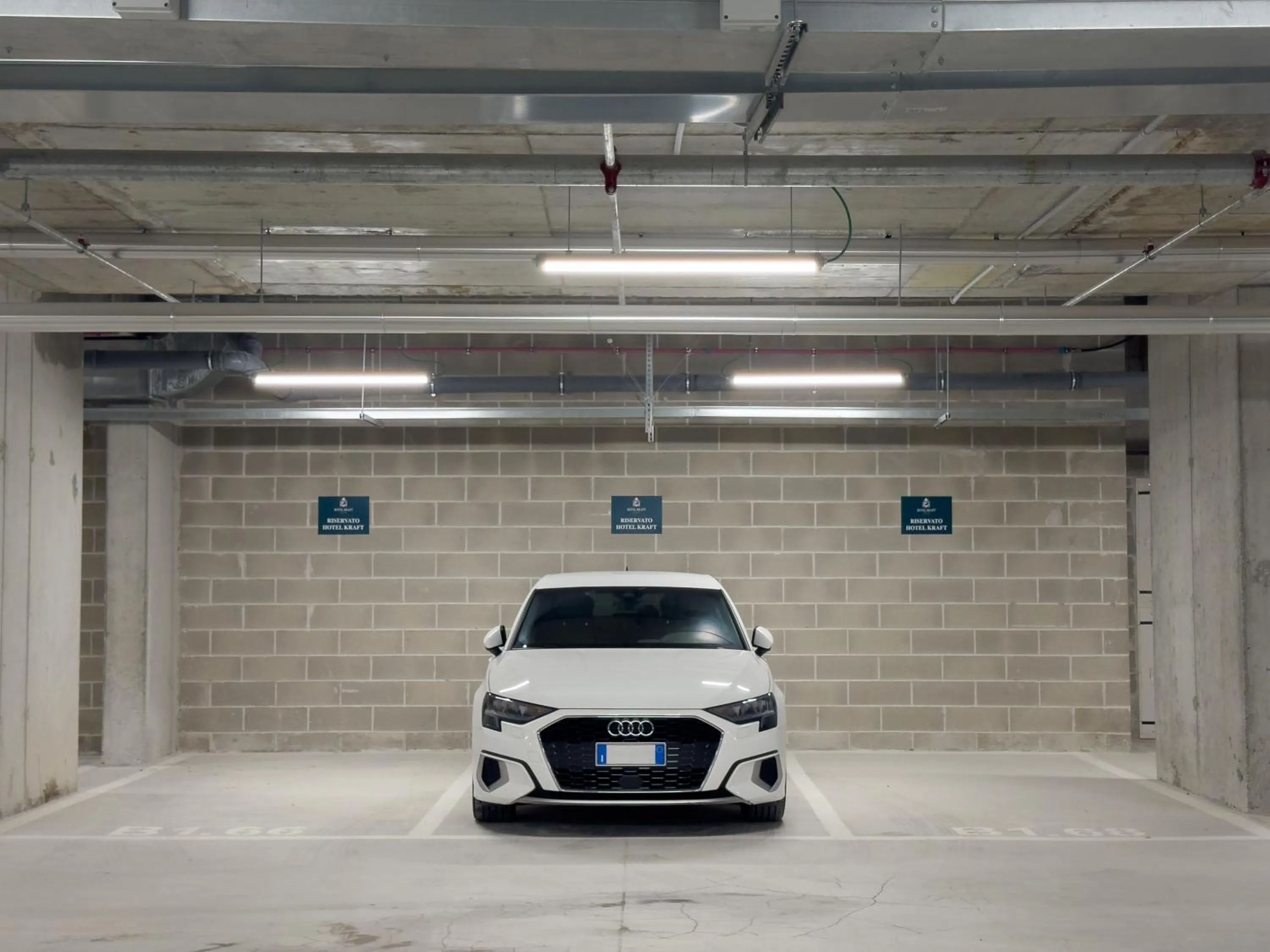 Parking in Hotel Kraft