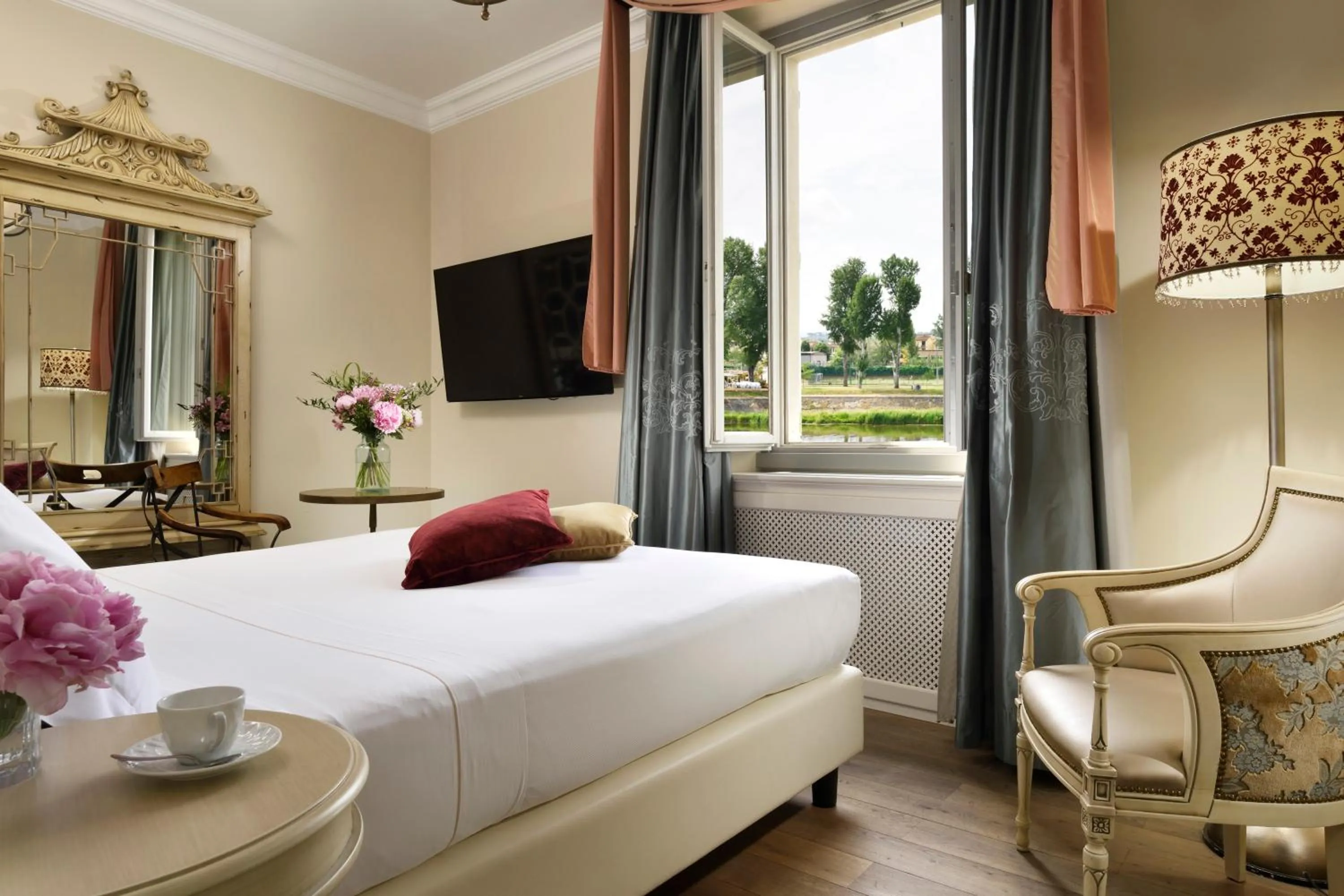 Photo of the whole room, Bed in Ville Sull'Arno