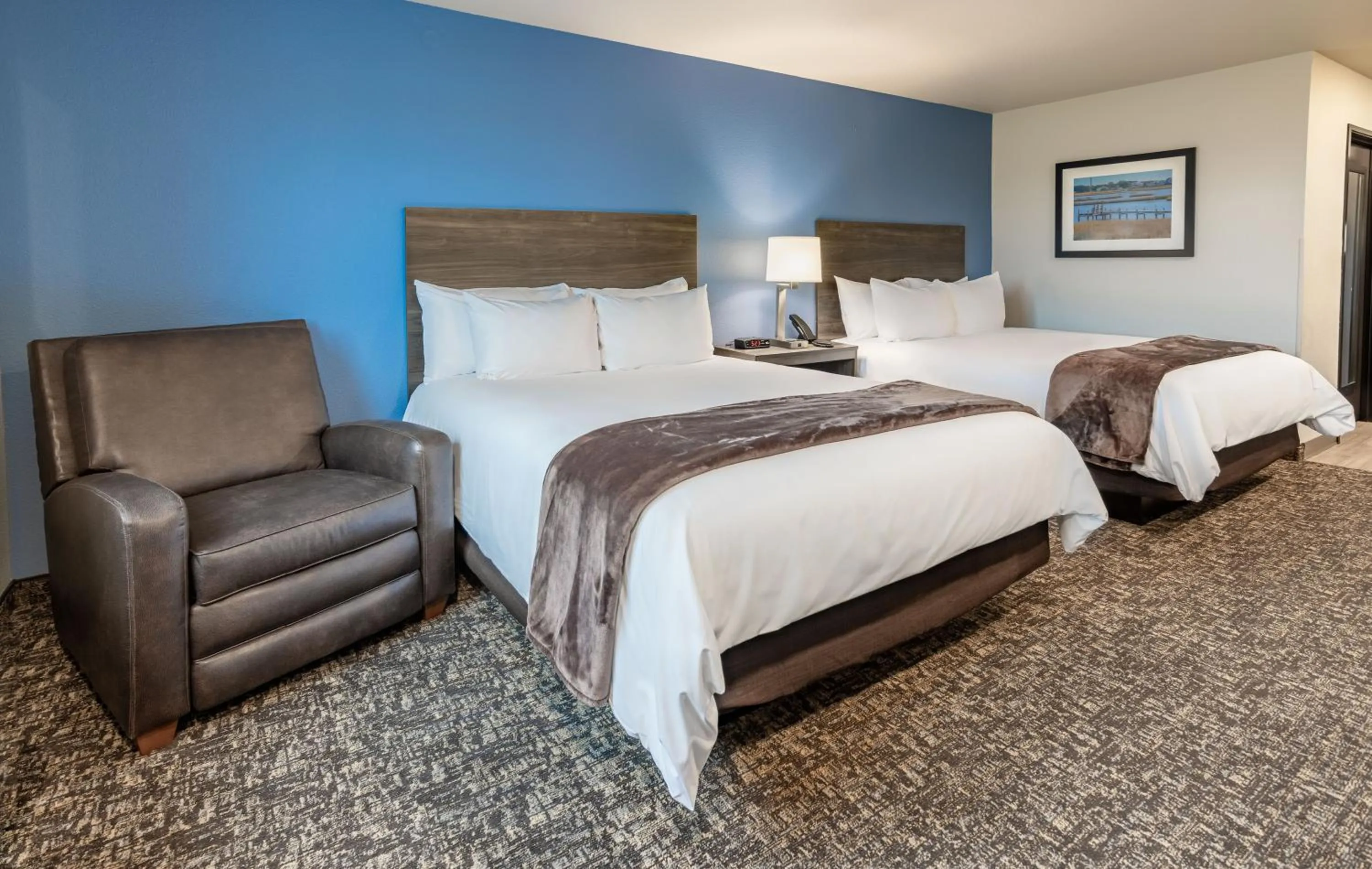 Bed in My Place Hotel-Wenatchee, WA