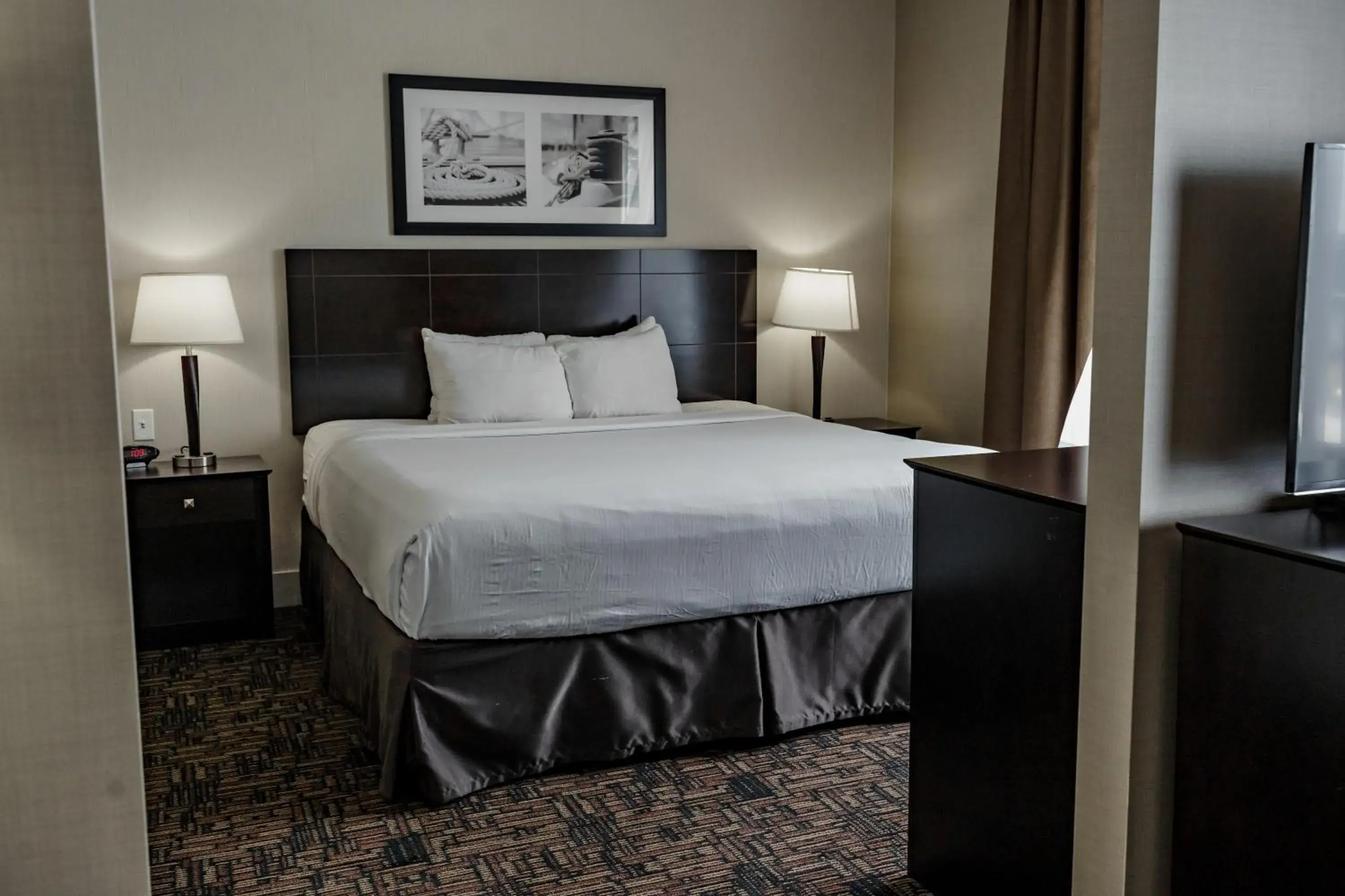 KING BED-1 BEDROOM SUITE-NON SMOKING in Radisson Hotel Edmonton Airport KING BED-1 BEDROOM SUITE-NON SMOKING in Radisson Hotel Edmonton Airport