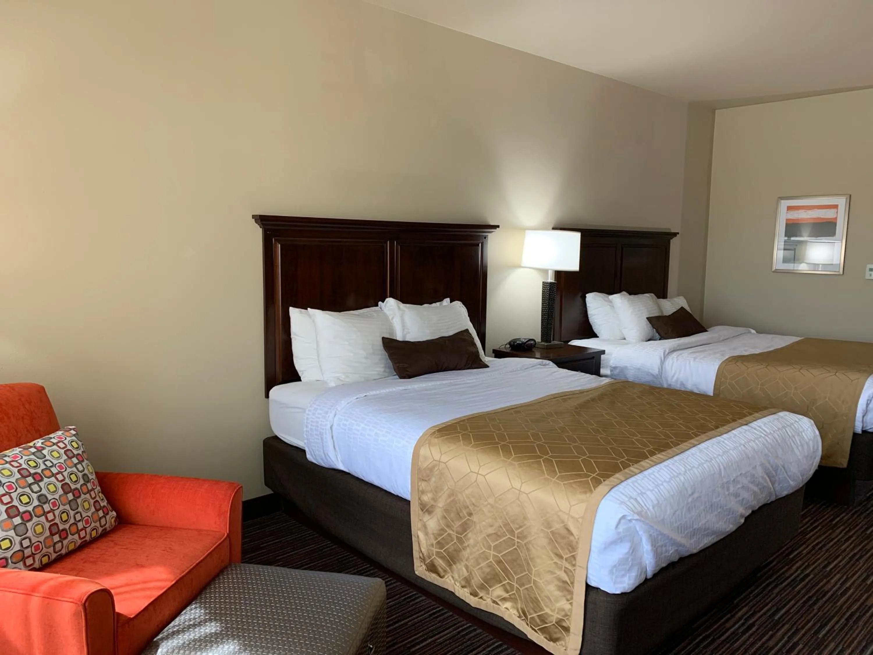 Bed in Radisson Hotel River Falls