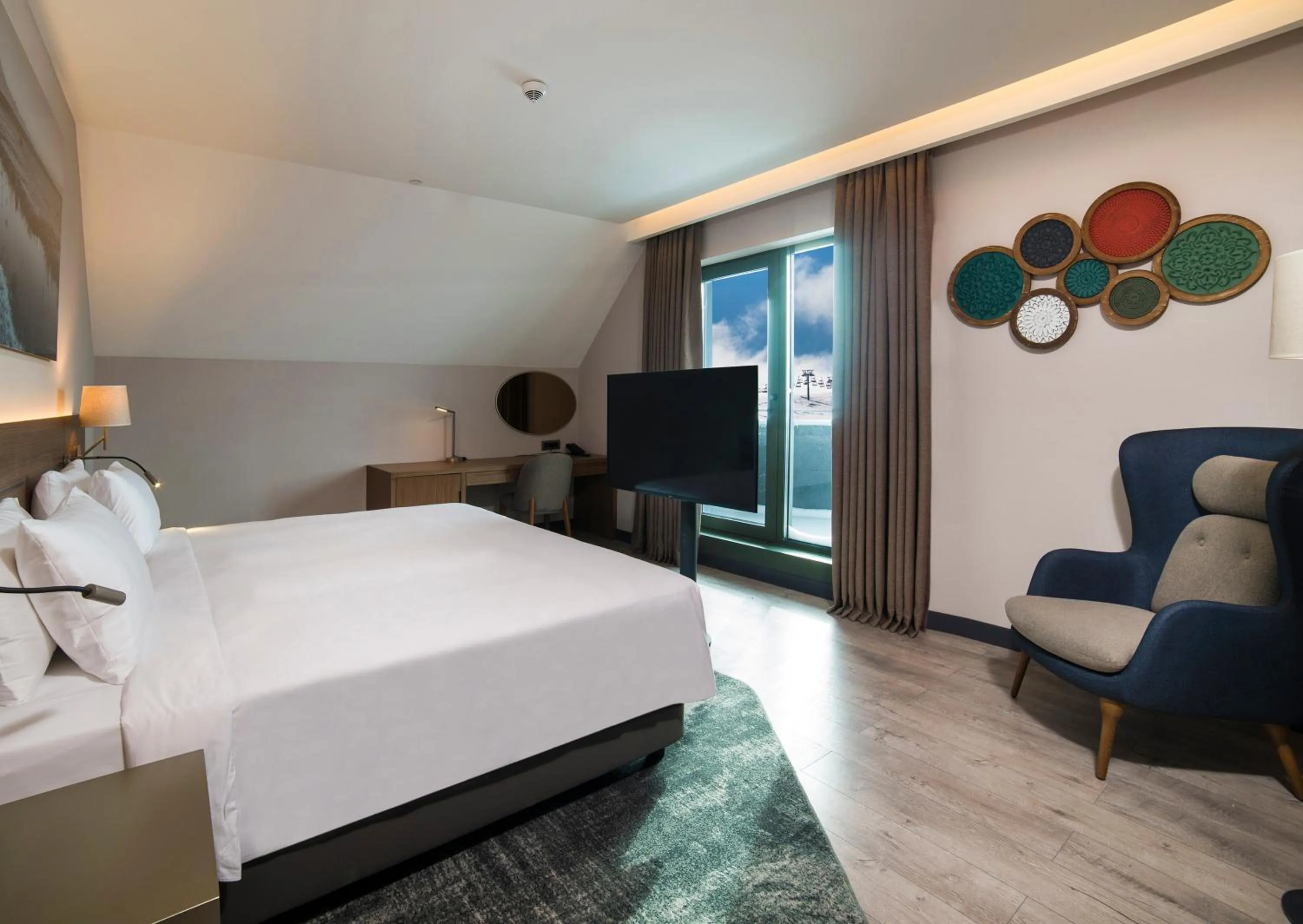 Restaurant/places to eat, Bed in Radisson Blu Hotel, Mount Erciyes