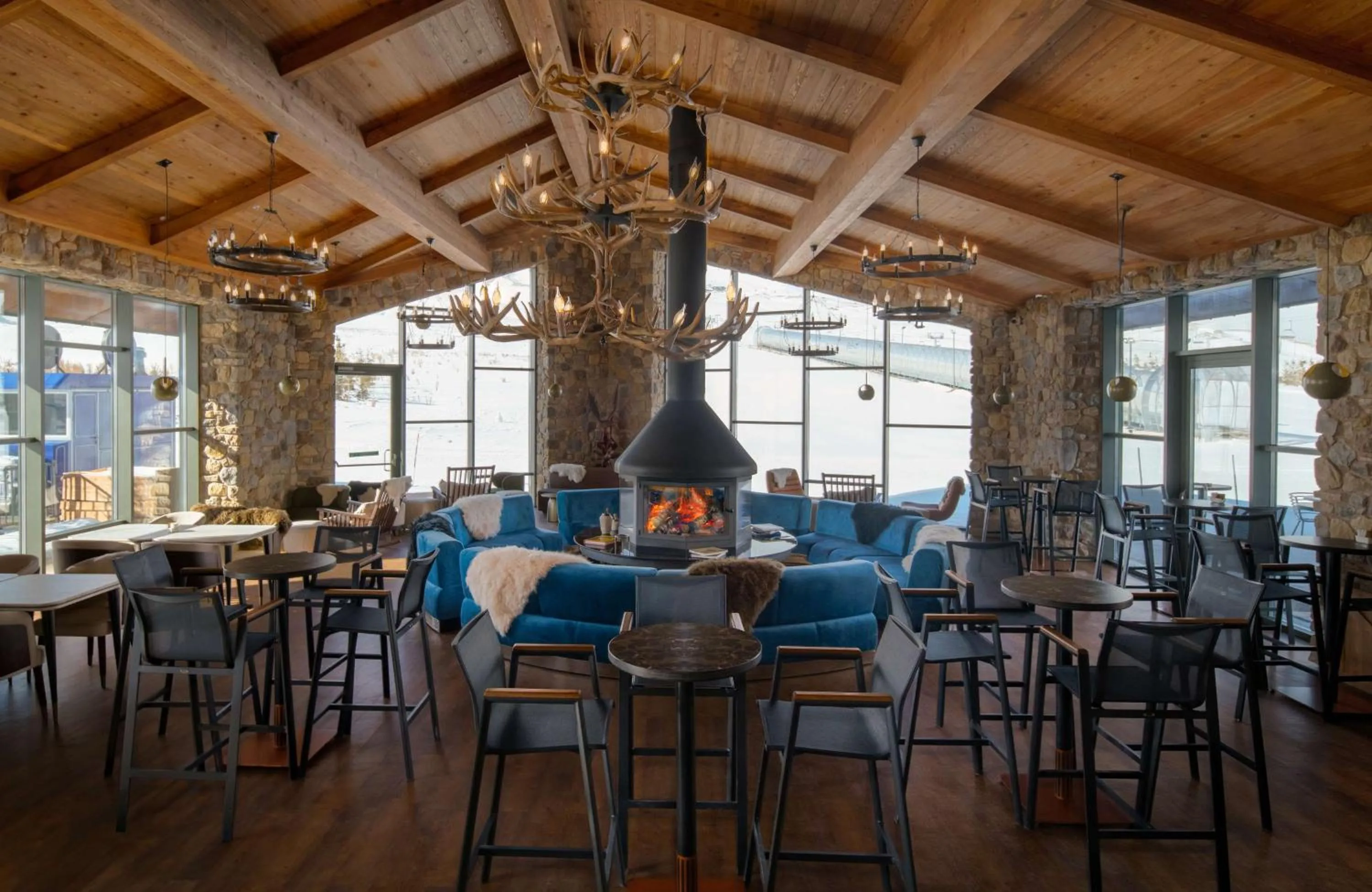 Lounge or bar in Radisson Blu Hotel, Mount Erciyes