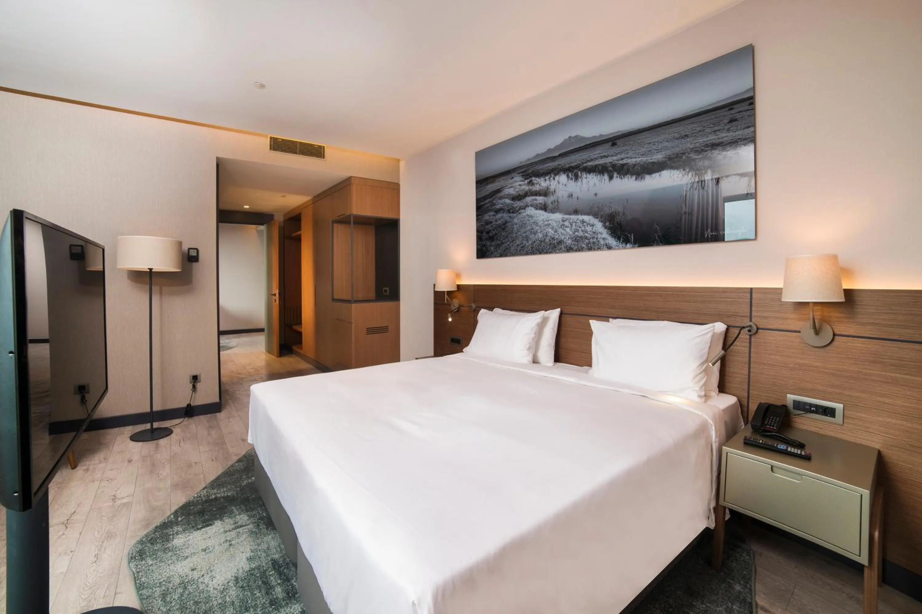 Restaurant/places to eat, Bed in Radisson Blu Hotel, Mount Erciyes