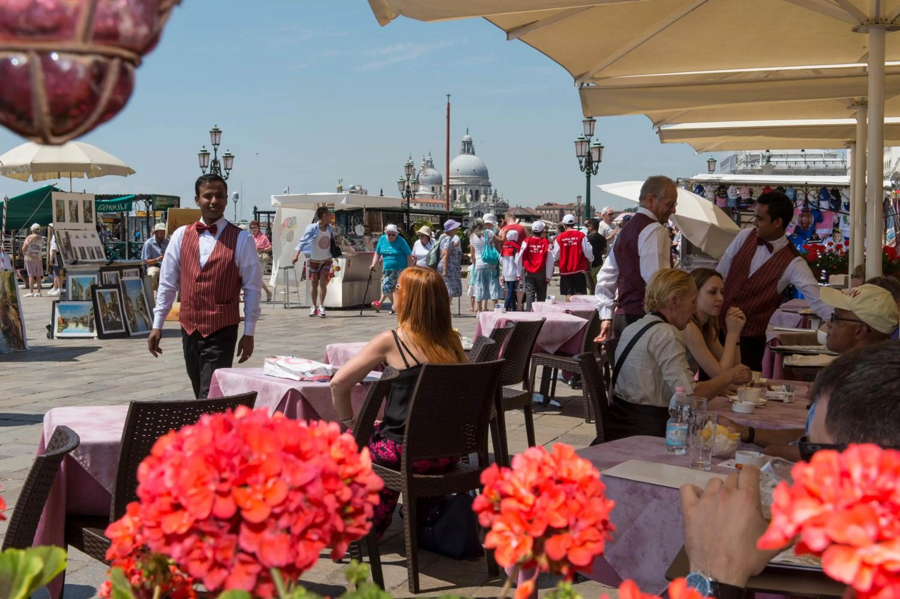 Restaurant/places to eat in Savoia & Jolanda