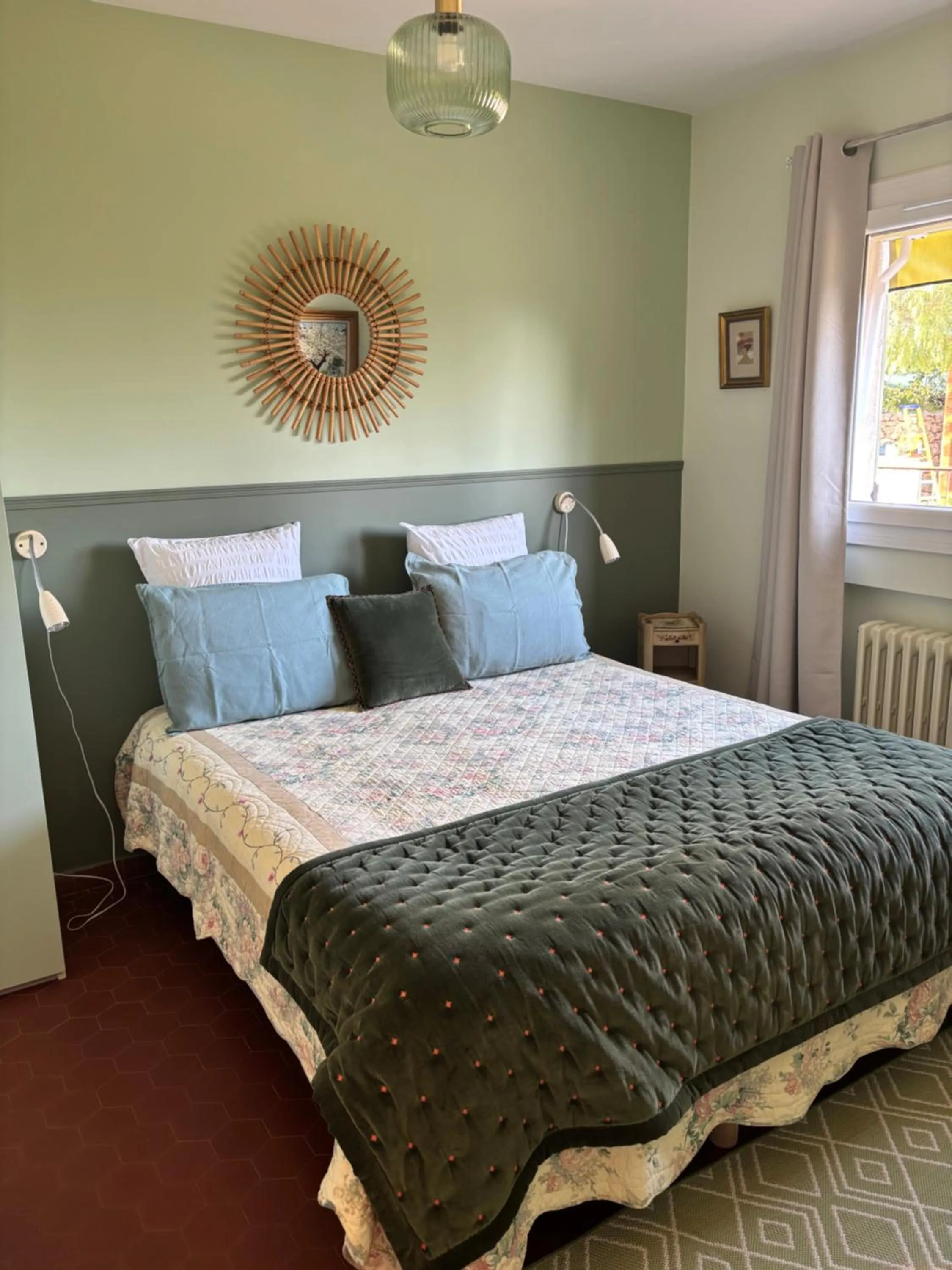 Photo of the whole room, Bed in Villa Daphné