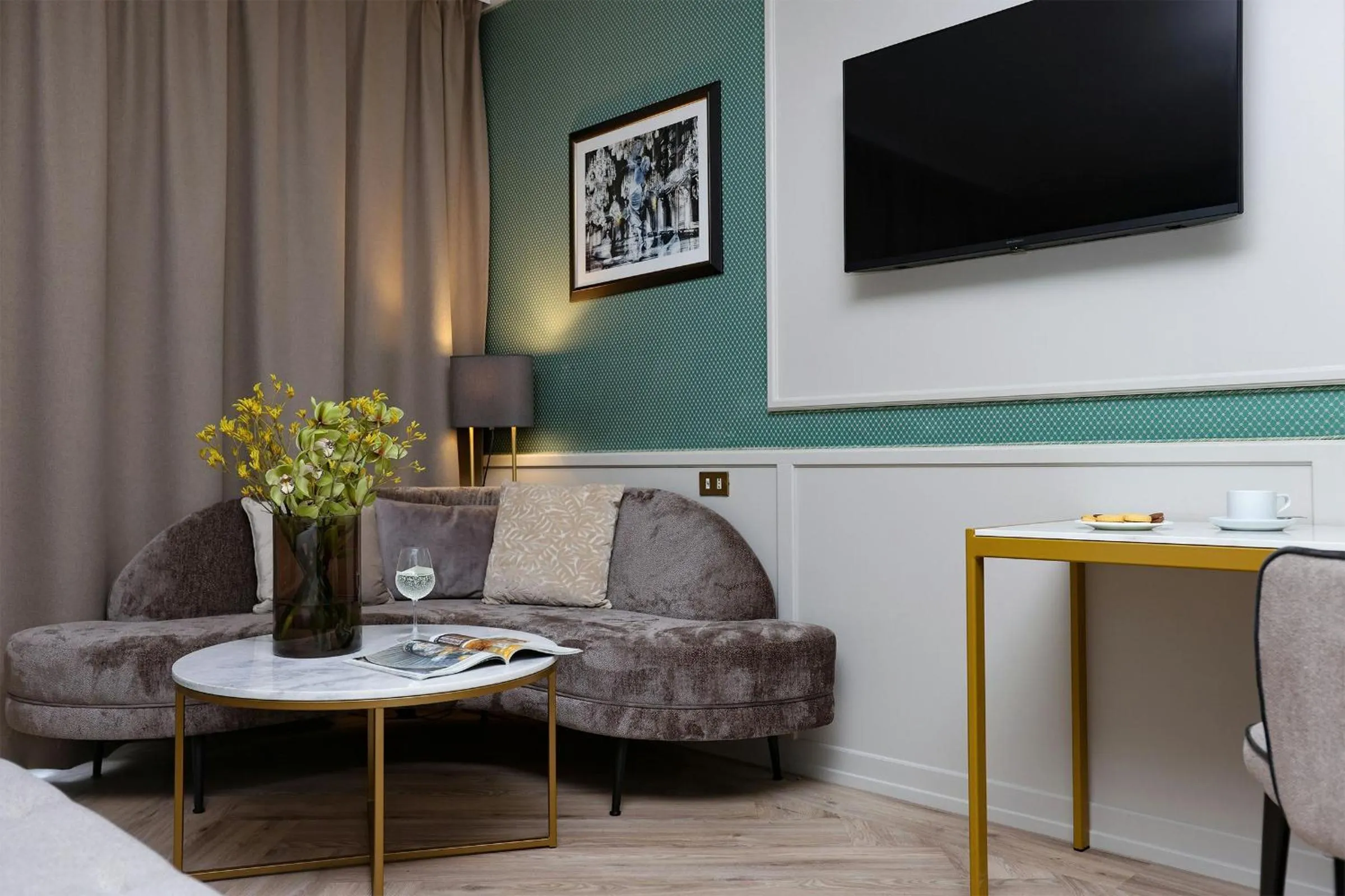 Bedroom in Leonardo Hotel Milan City Center