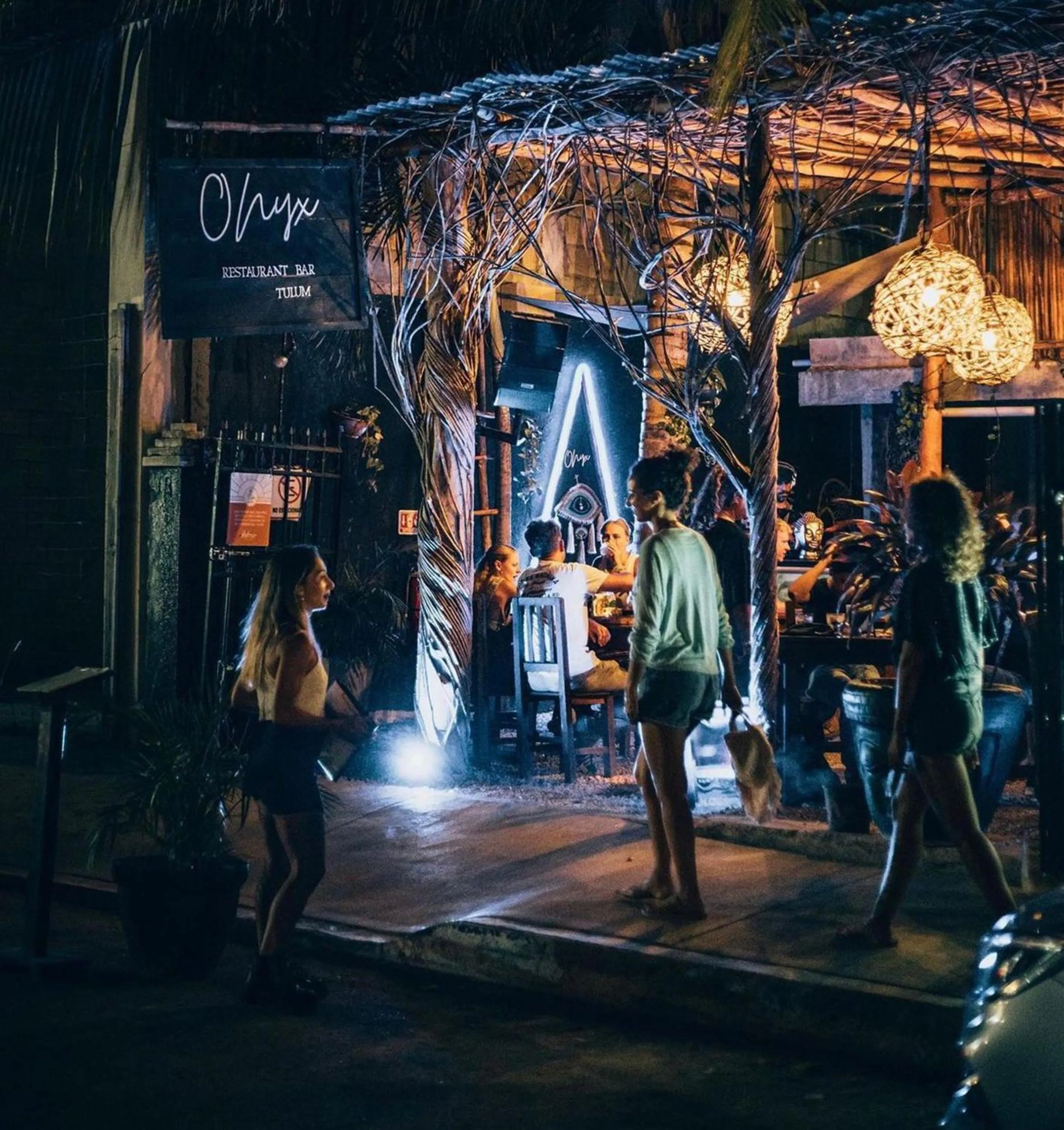 Restaurant/places to eat in Seremonia Studios by Soyrumi