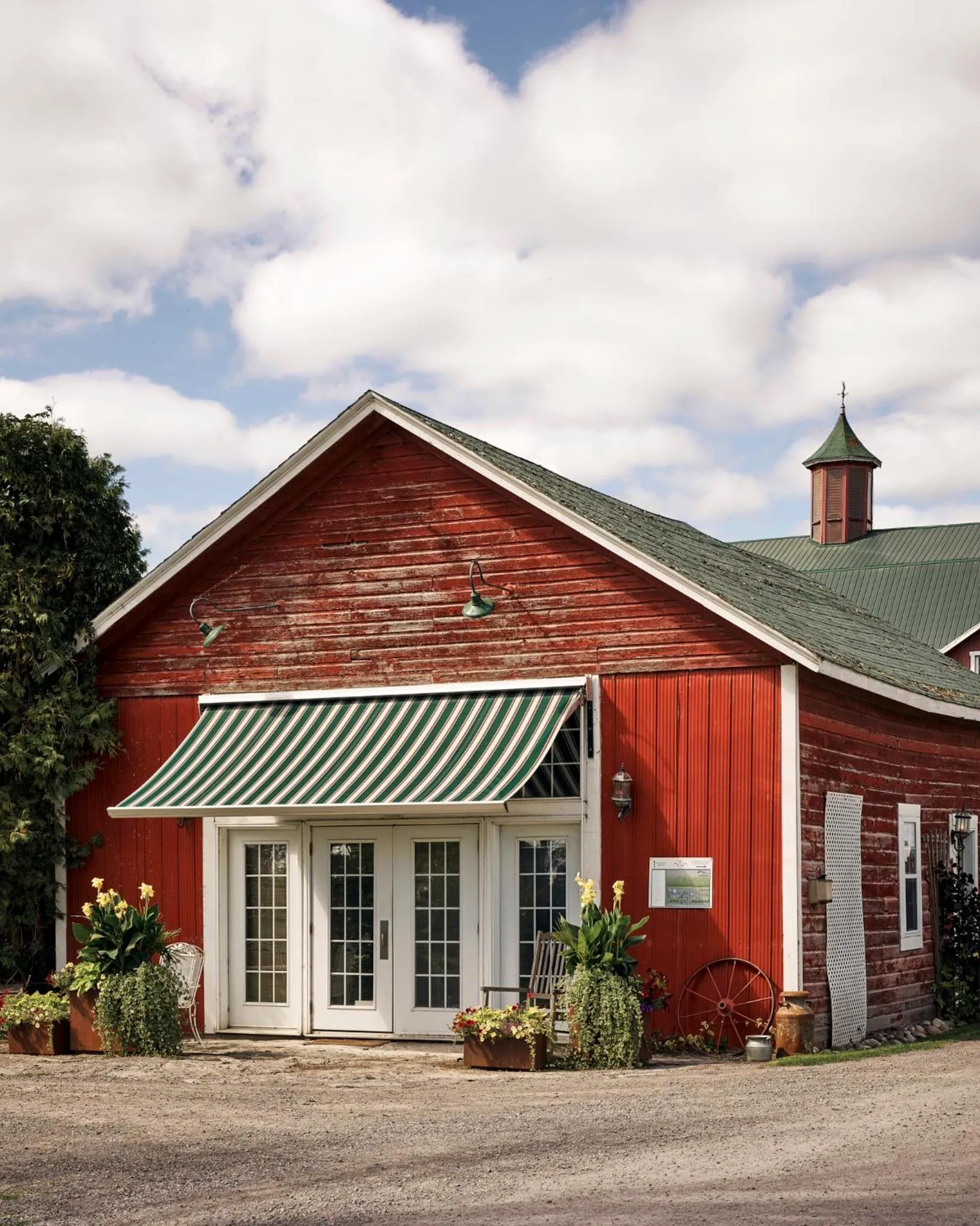 Facade/entrance in The Eddie Hotel and Farm
