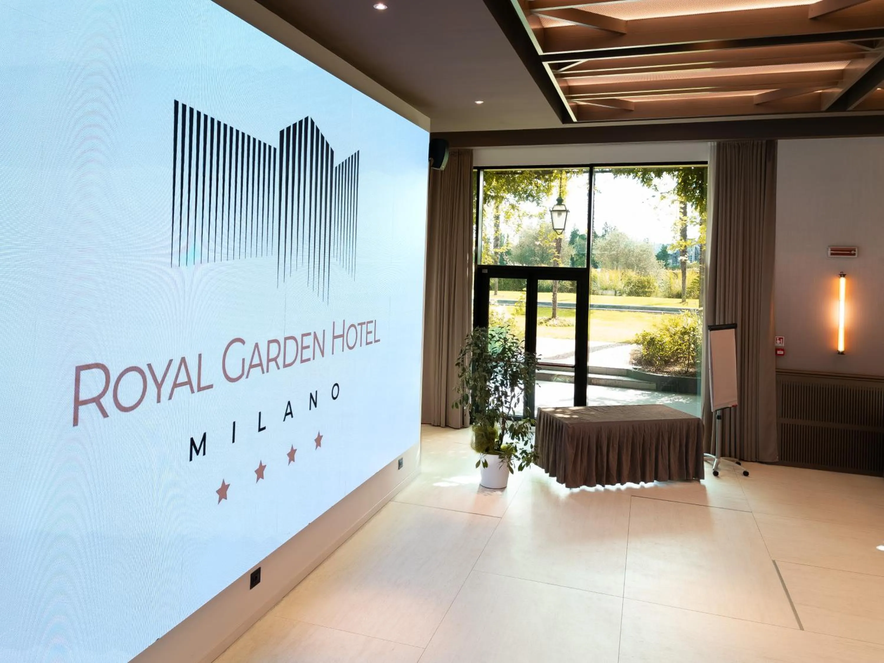 Meeting/conference room in Royal Garden Assago Milano