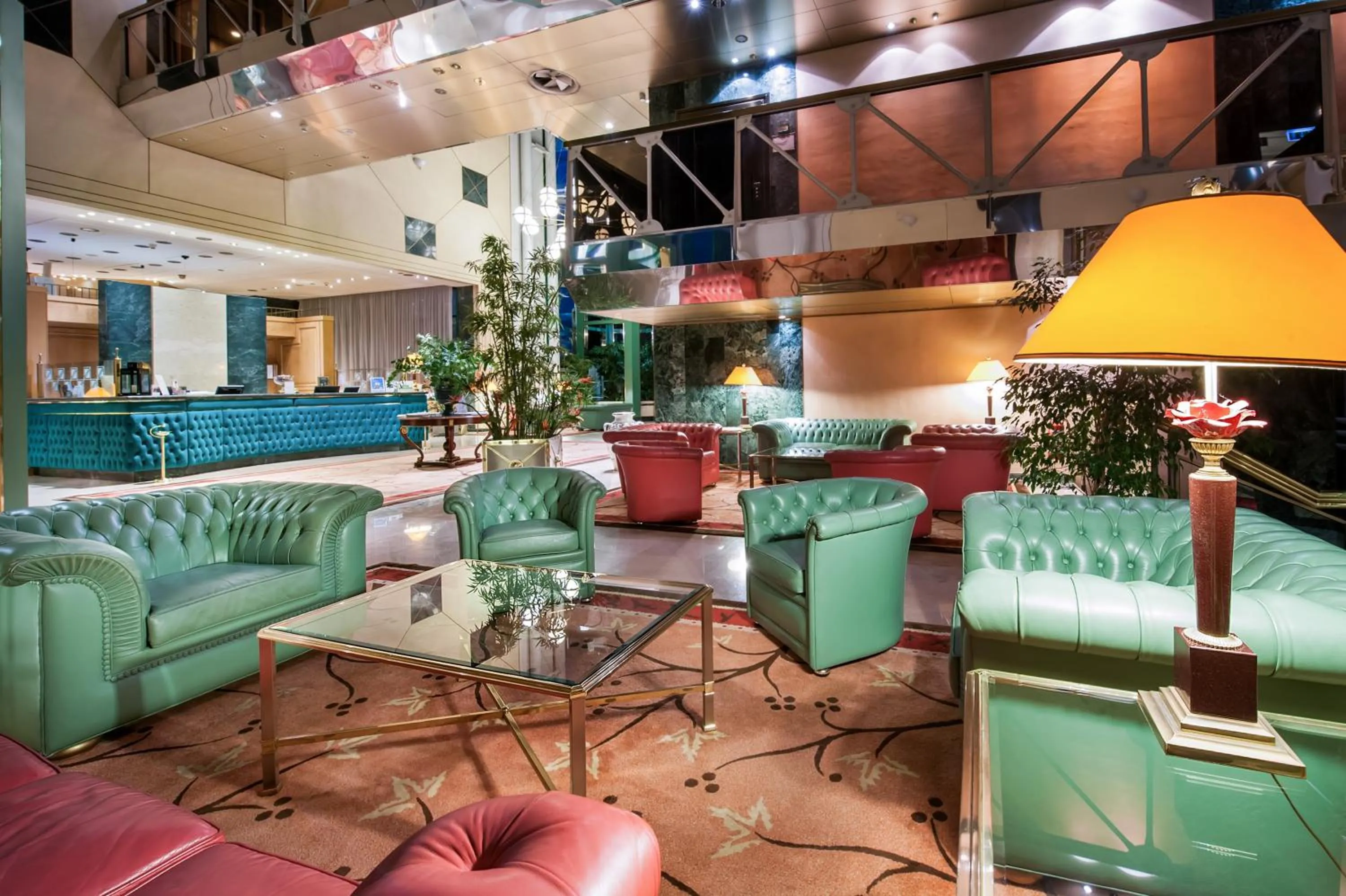 Lobby or reception in Royal Garden Assago Milano