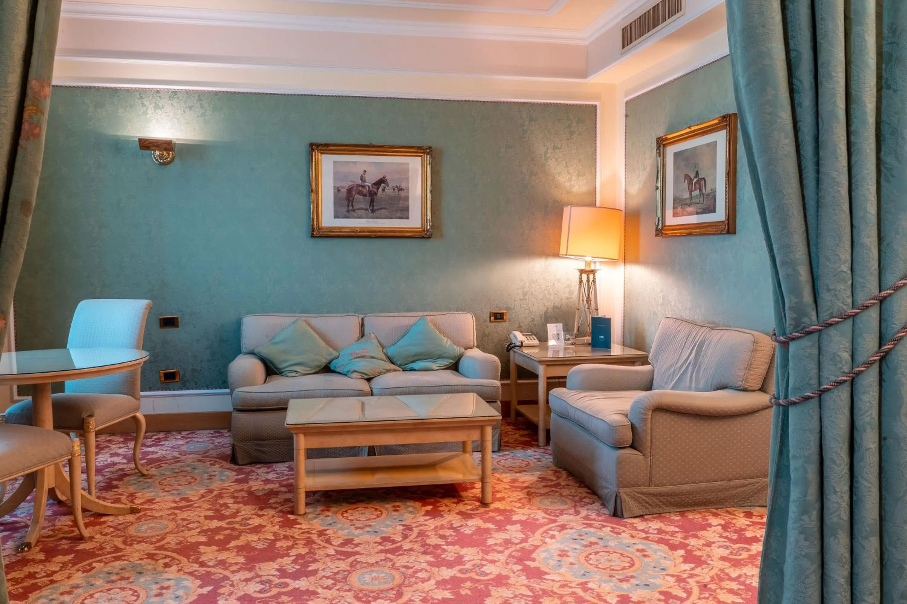 Bedroom in Royal Garden Assago Milano