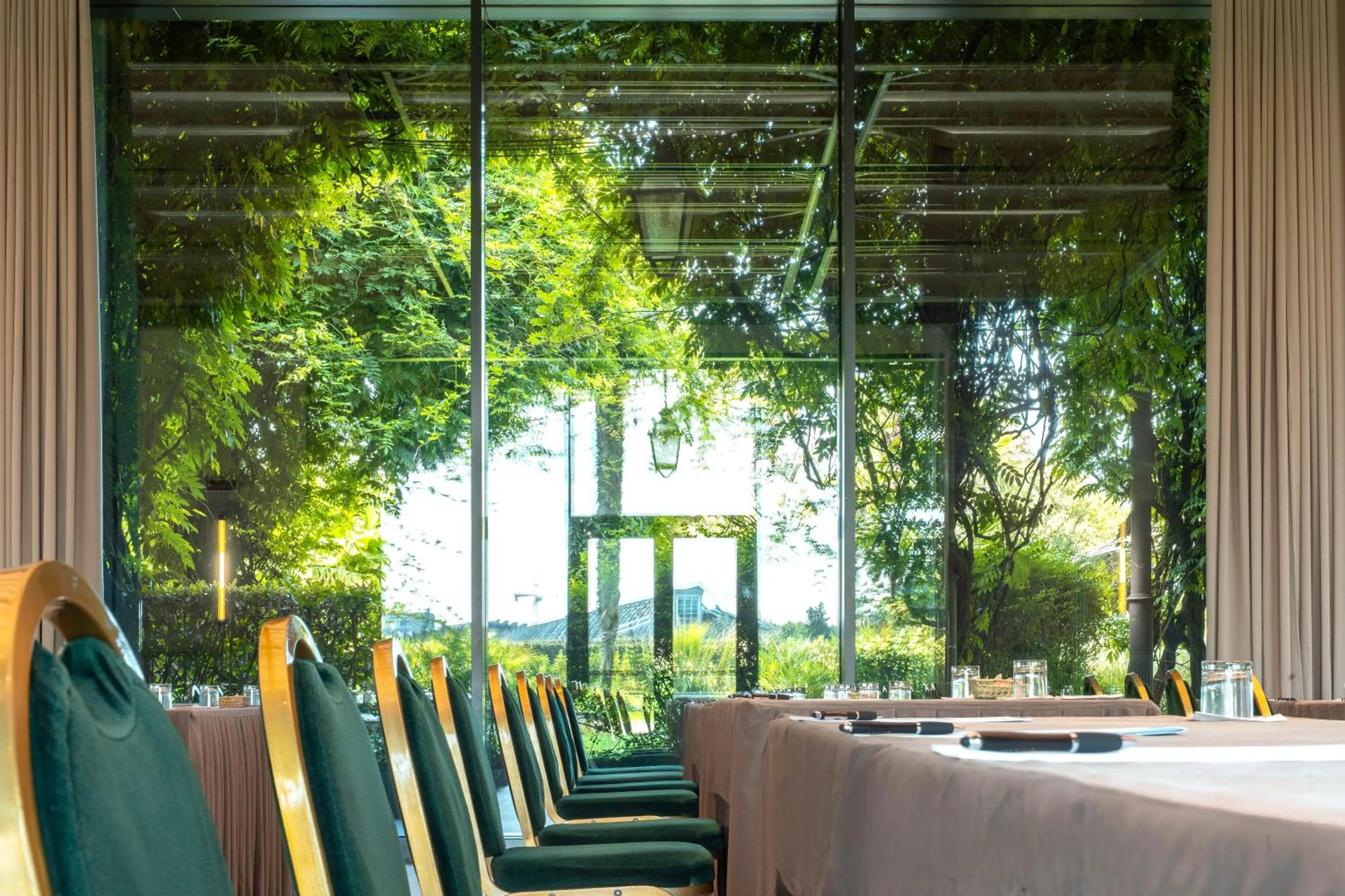 Meeting/conference room in Royal Garden Assago Milano