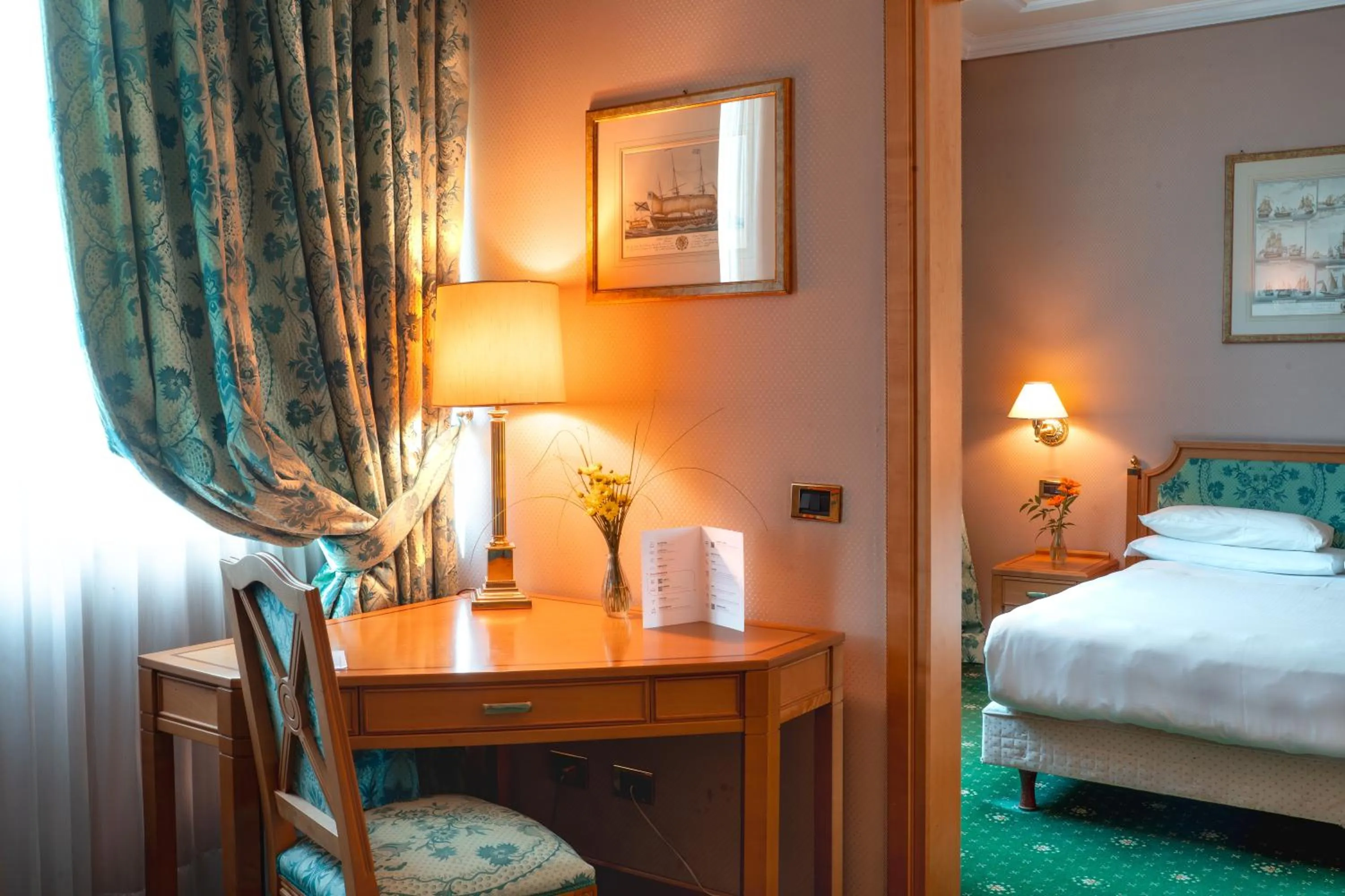 Bedroom, Bed in Royal Garden Assago Milano