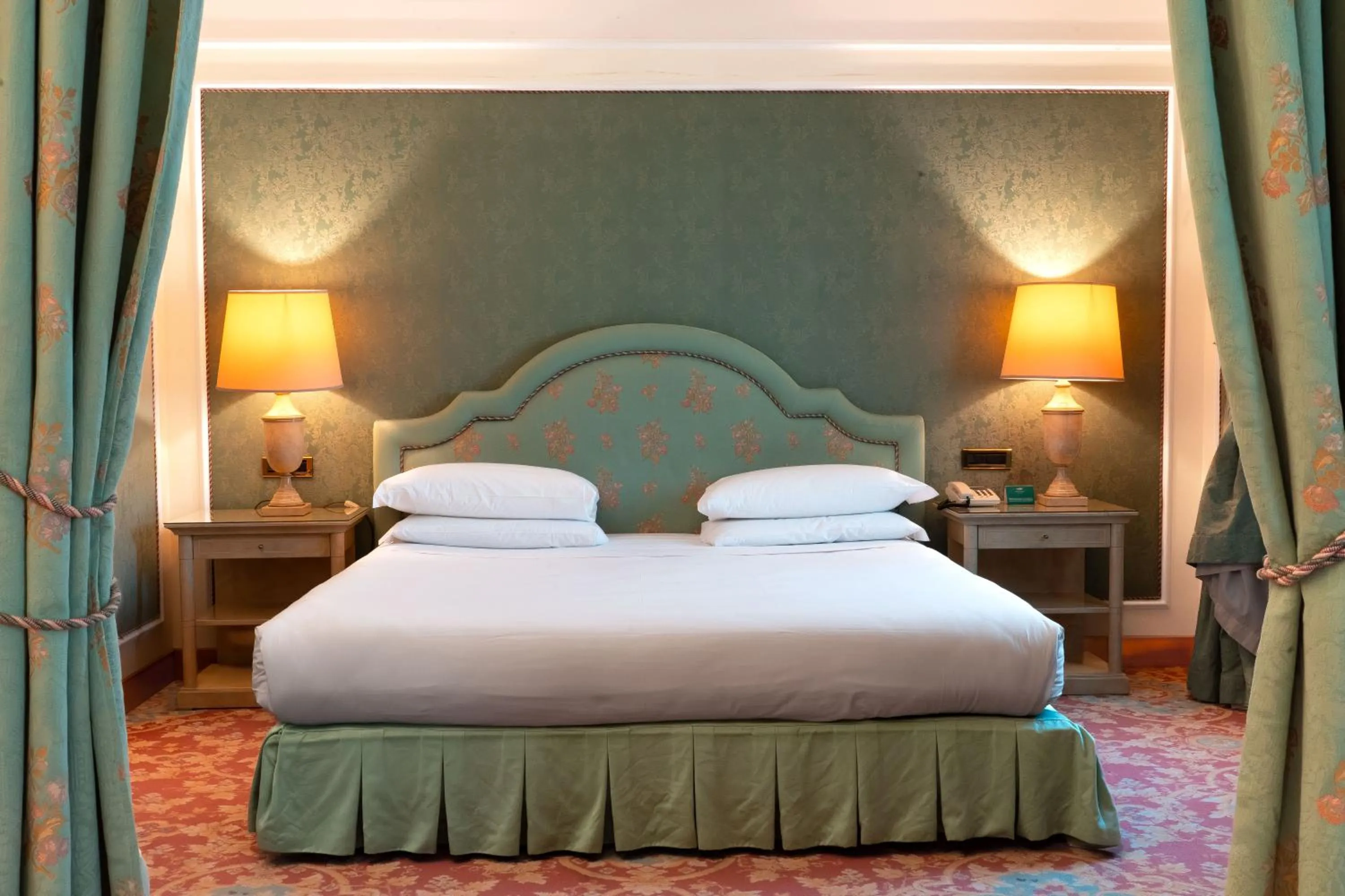 Bedroom, Bed in Royal Garden Assago Milano