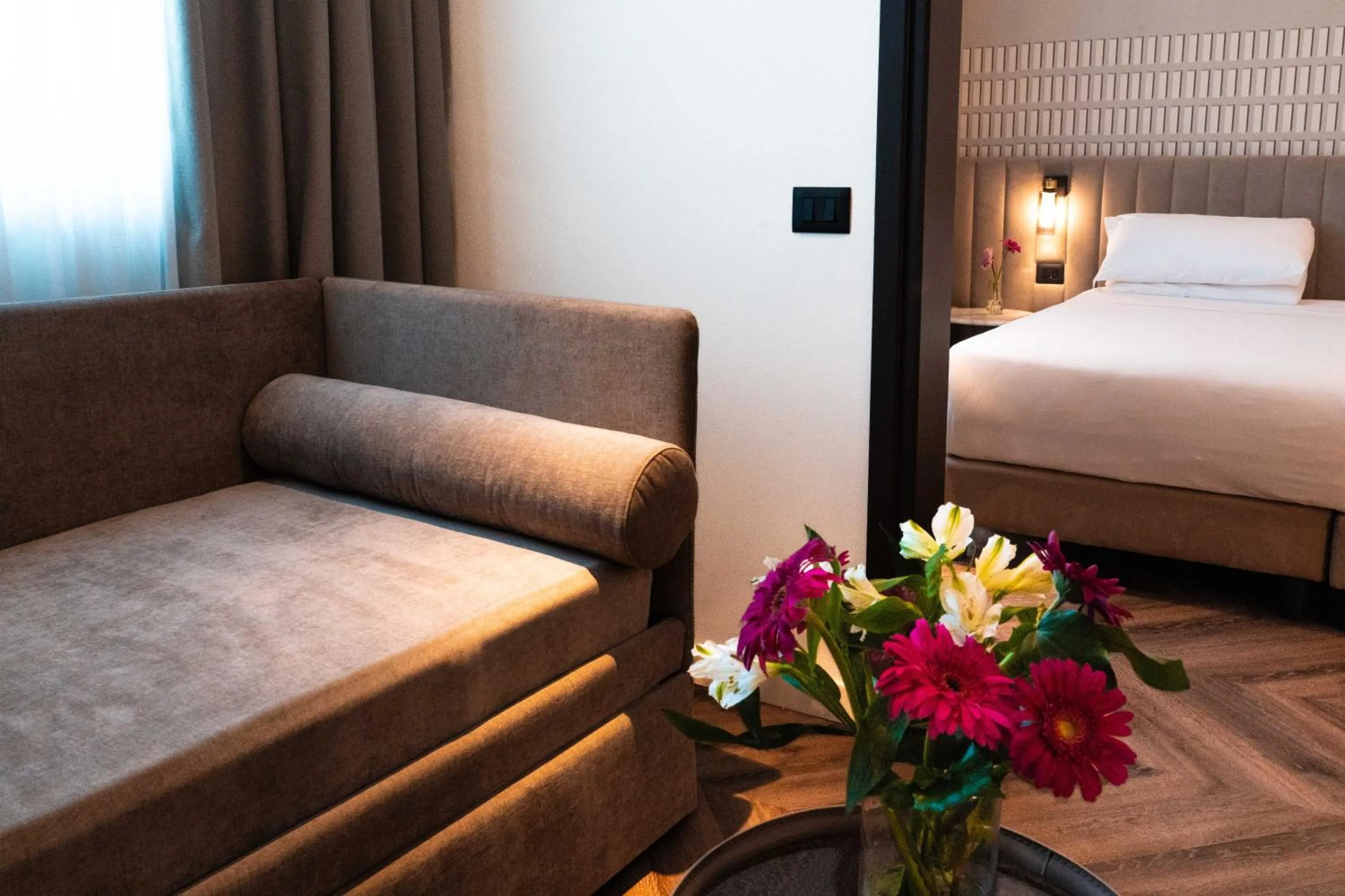 Bedroom, Bed in Royal Garden Assago Milano