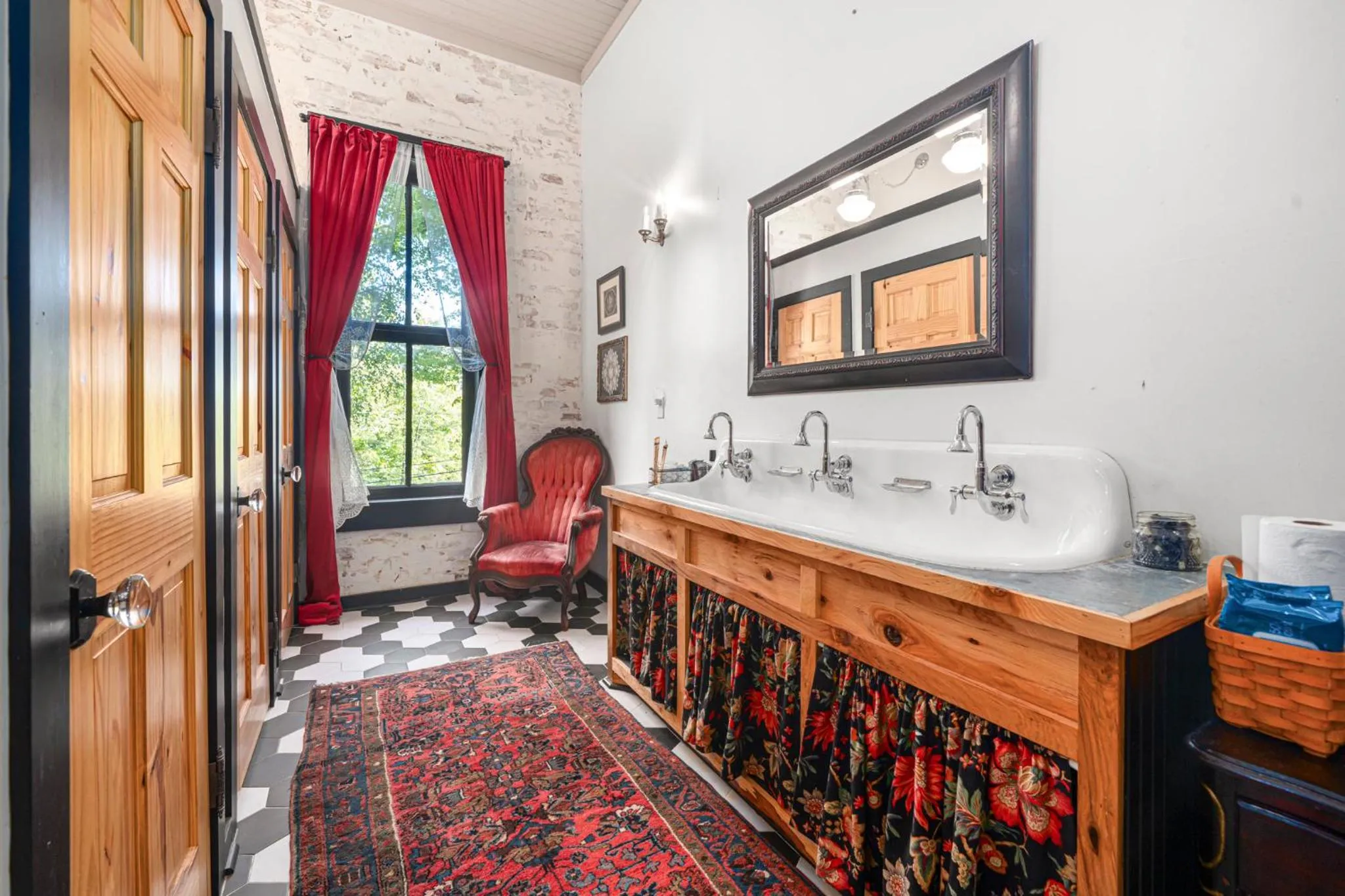 Bathroom in Beard and Lady Inn