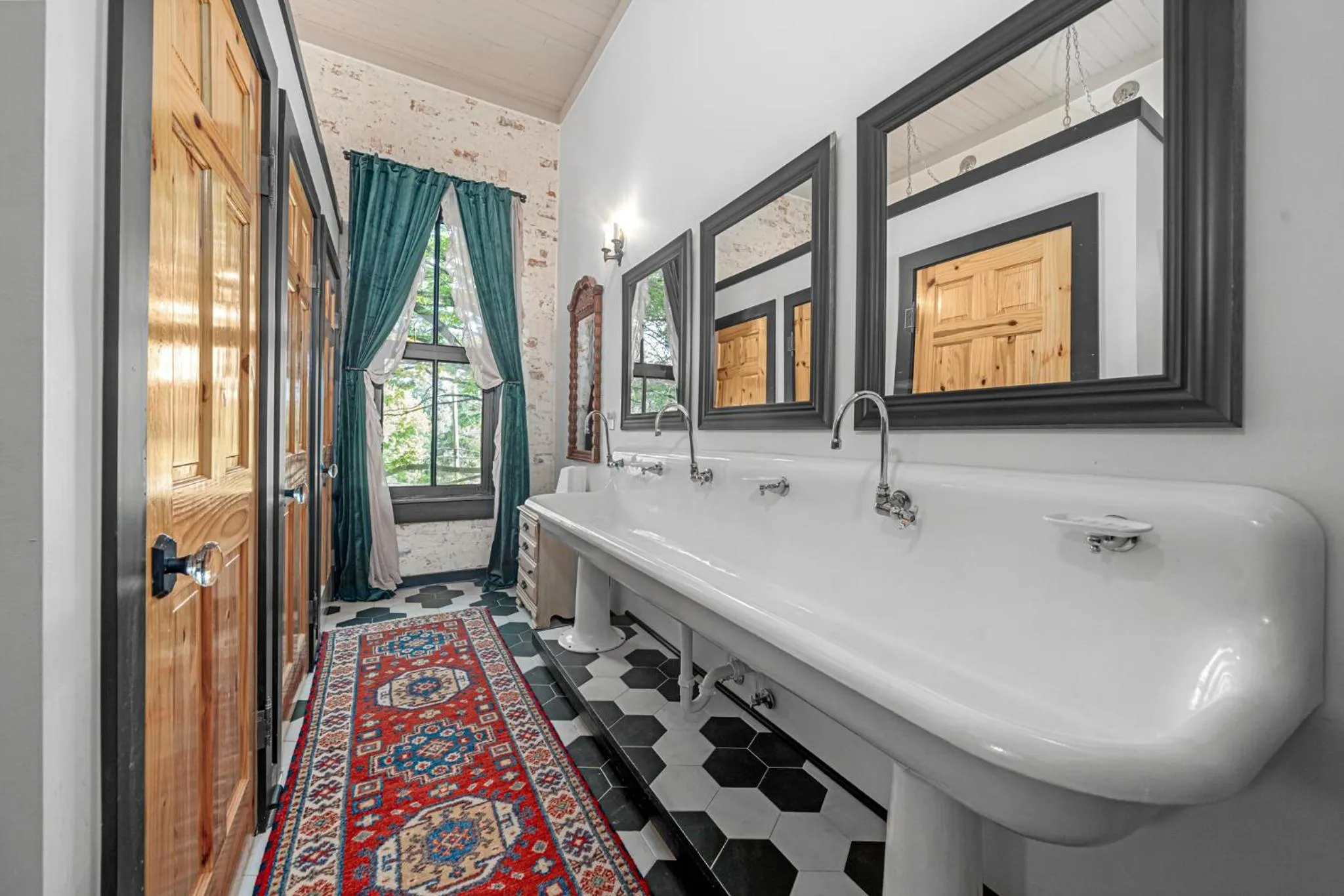 Bathroom in Beard and Lady Inn