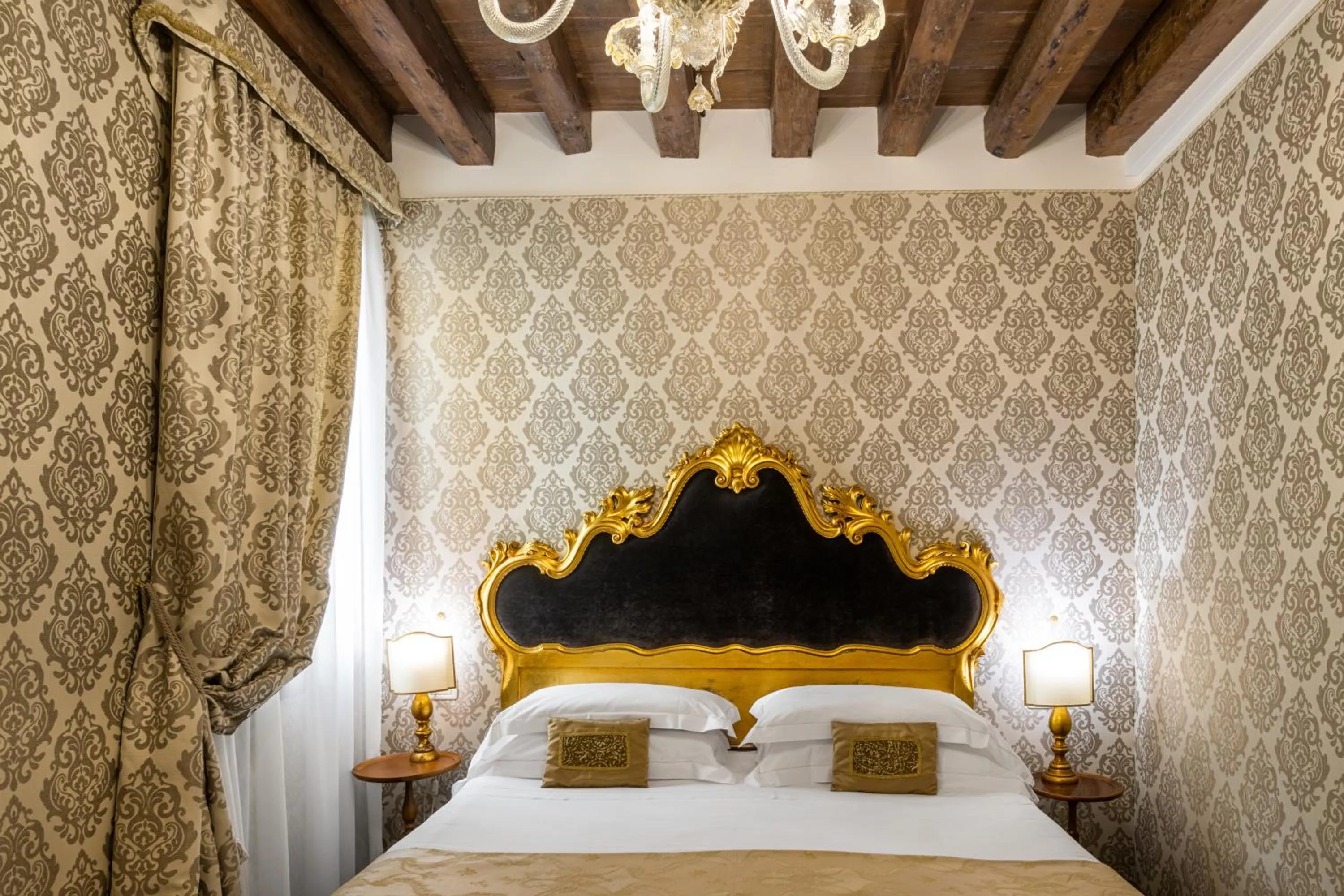 Bedroom, Bed in Hotel Concordia