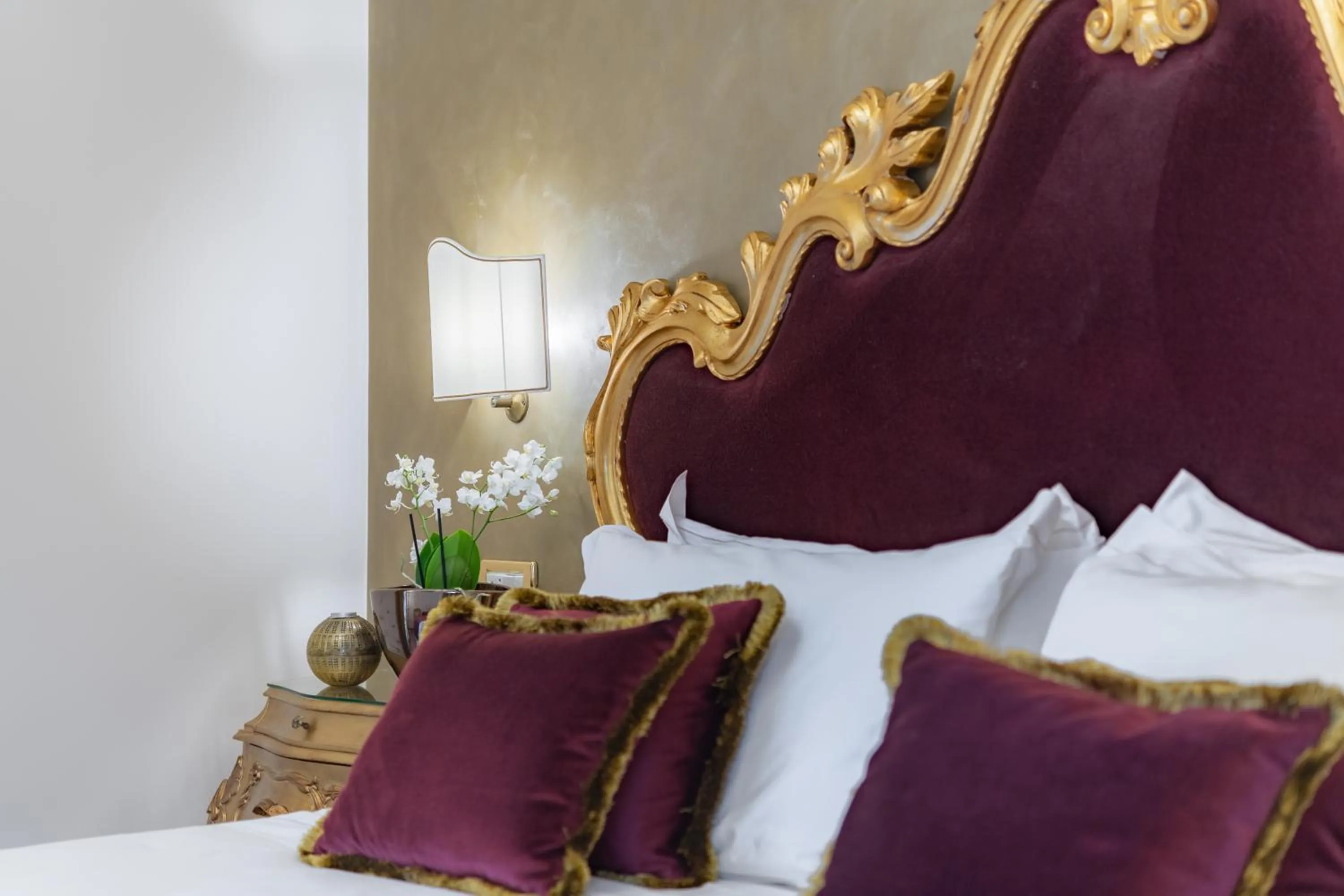 Decorative detail, Bed in Hotel Concordia