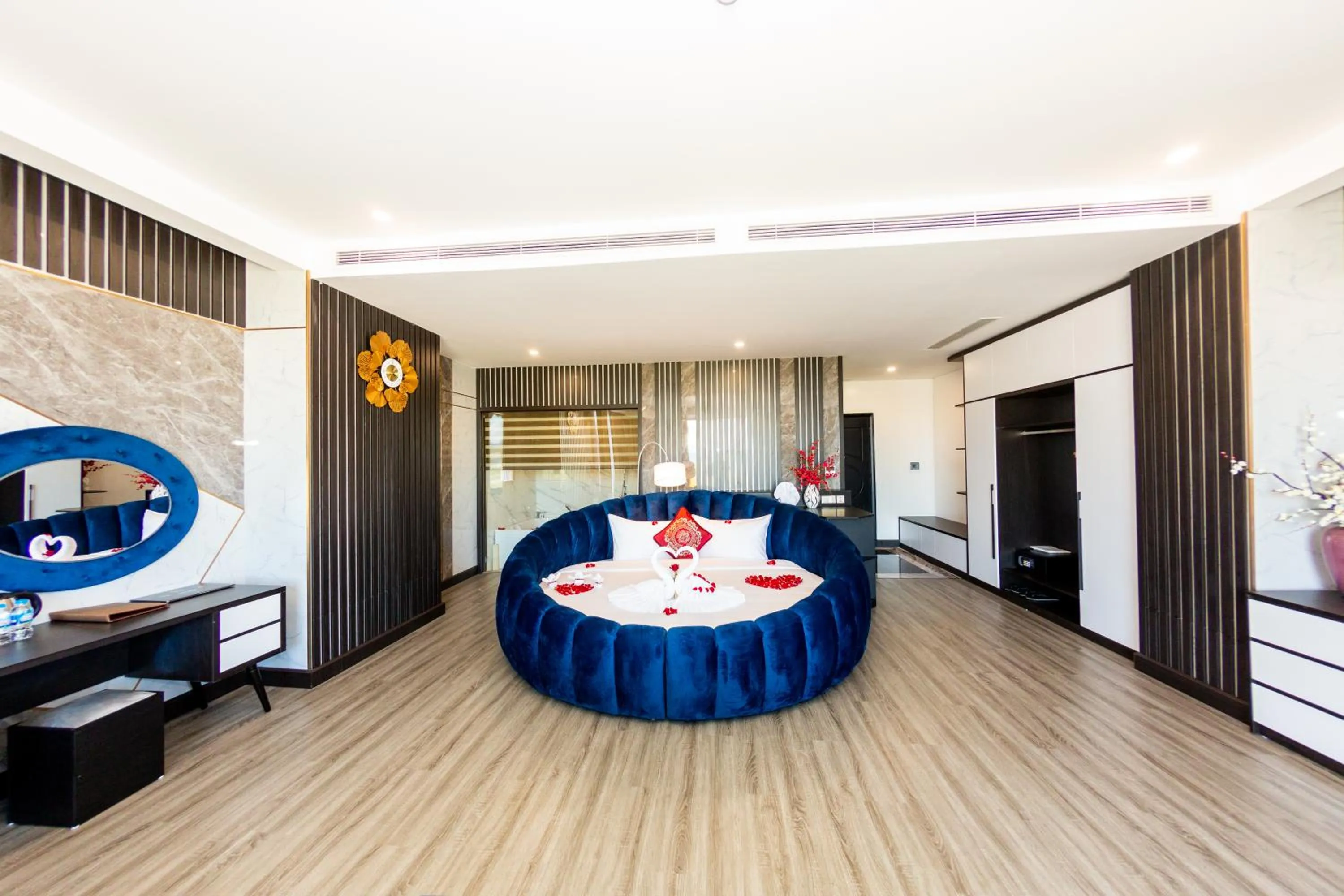 Bed in DIAMOND HOTEL VÂN ĐỒN