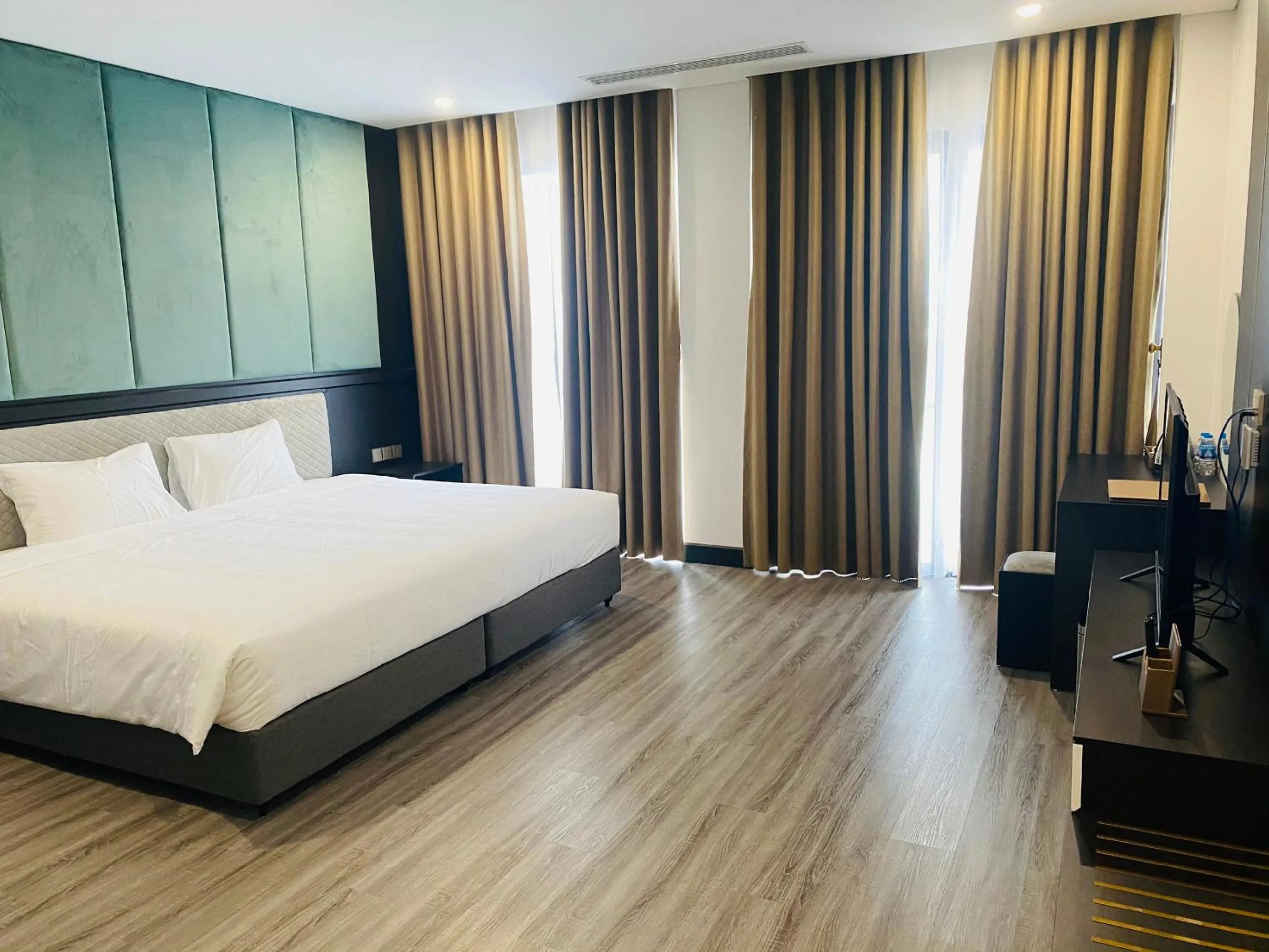 Bed in DIAMOND HOTEL VÂN ĐỒN