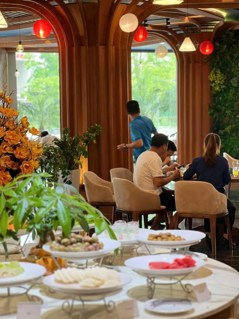Restaurant/places to eat in DIAMOND HOTEL VÂN ĐỒN