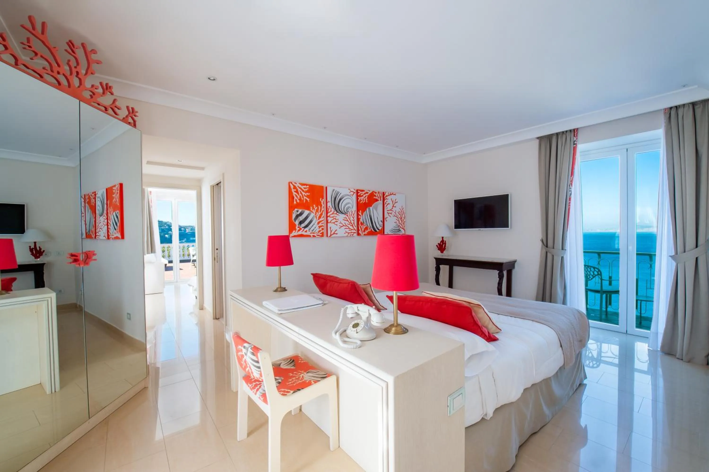 Bedroom, Bed in Hotel Corallo Sorrento