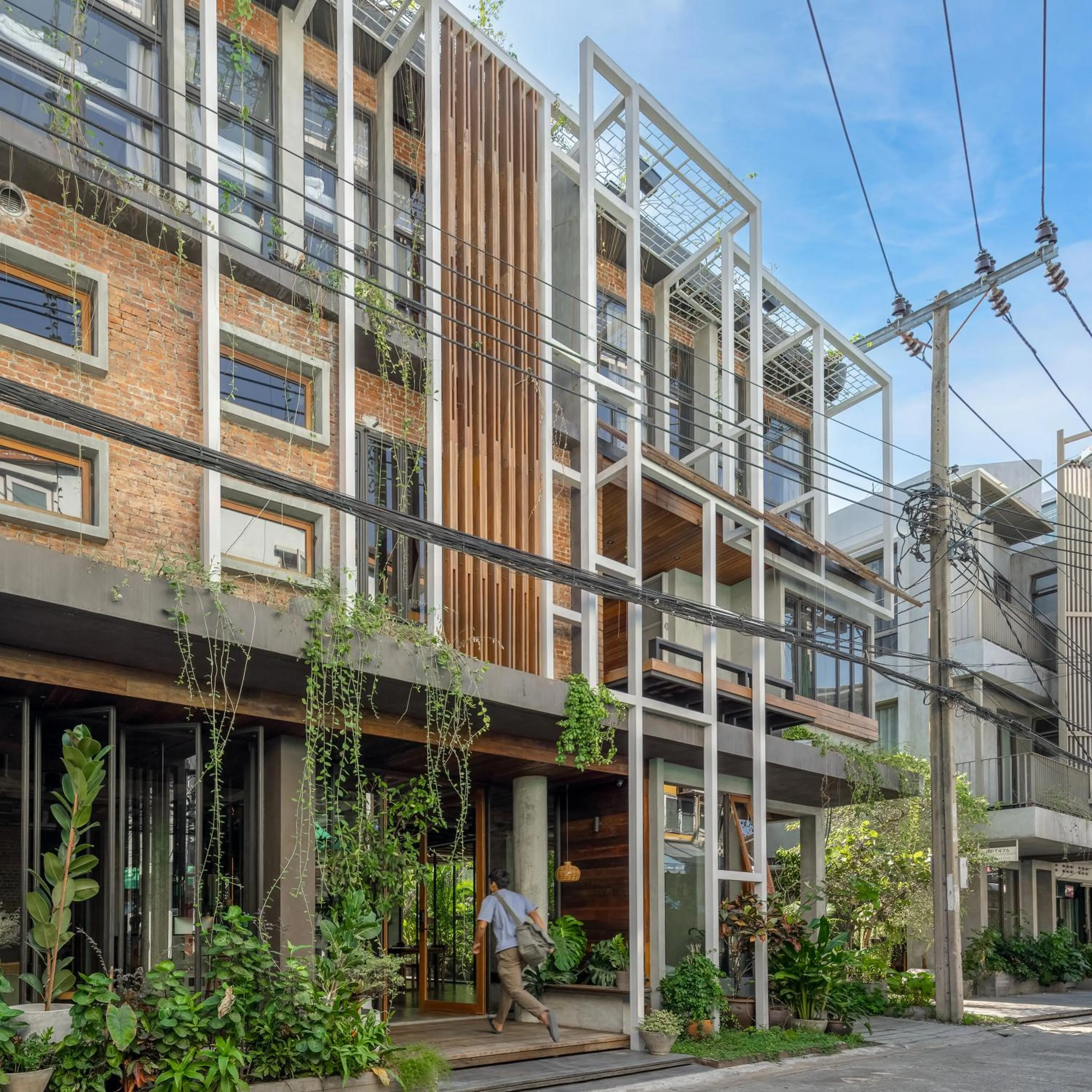 Property building in Tamni