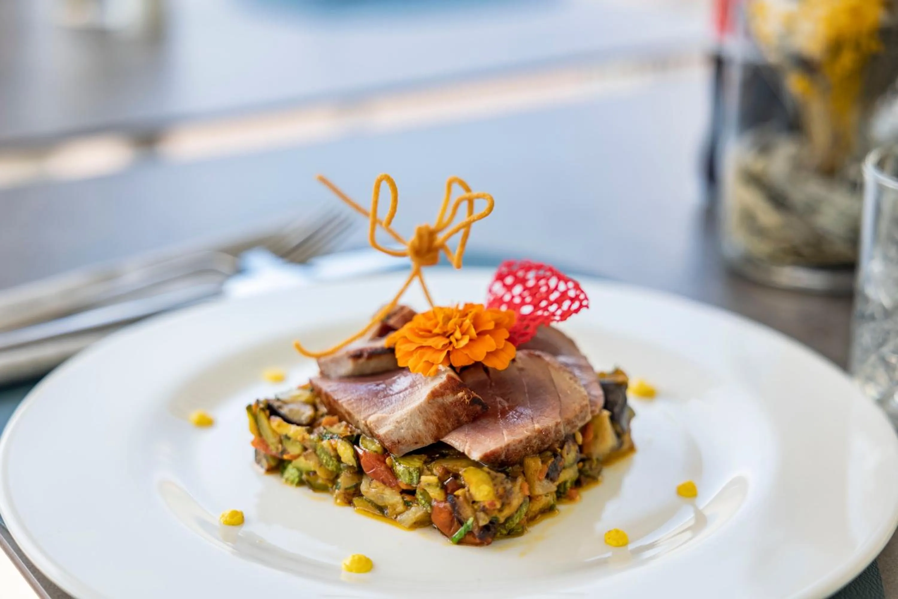 Restaurant/places to eat in Grand Hotel