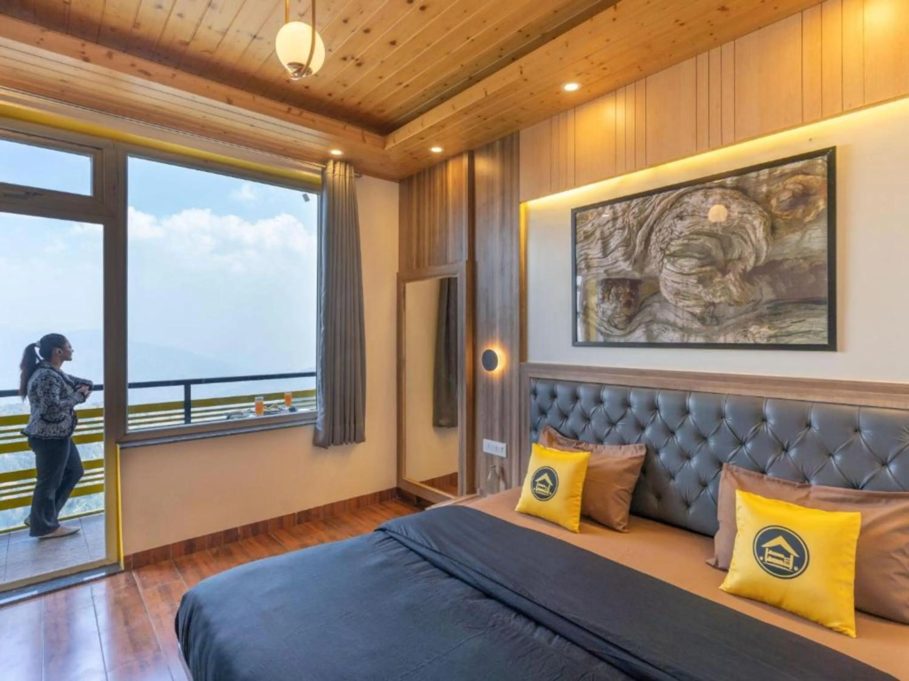 Living room in The Hosteller Kufri, Shimla