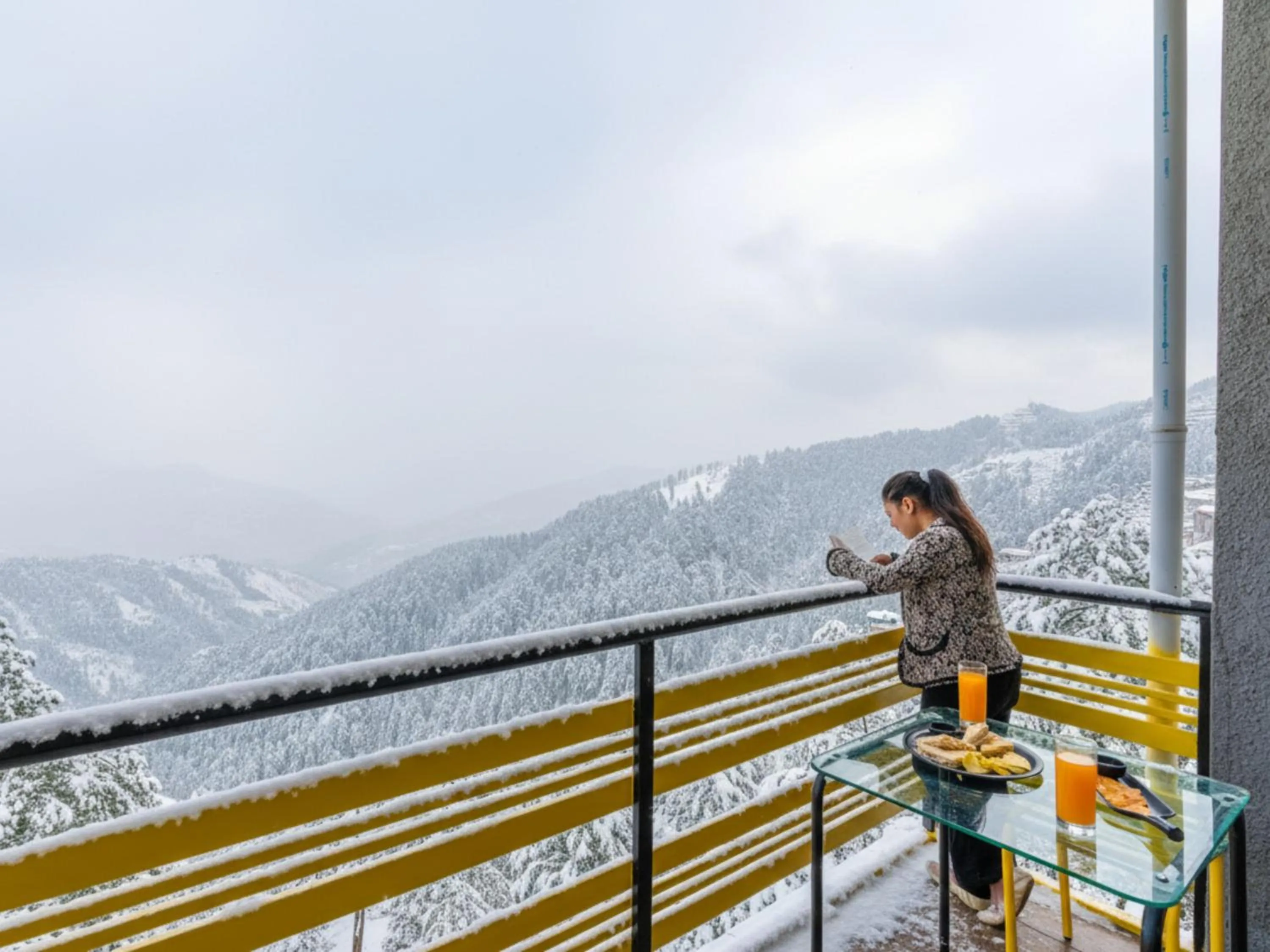 Balcony/Terrace in The Hosteller Kufri, Shimla