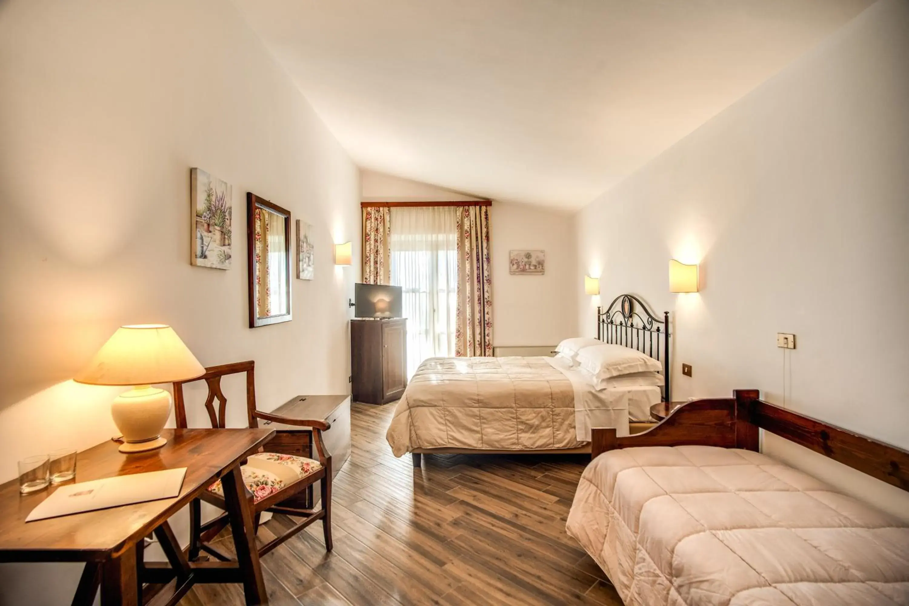 Triple Room in Abbazia Collemedio Resort & Spa Triple Room in Abbazia Collemedio Resort & Spa