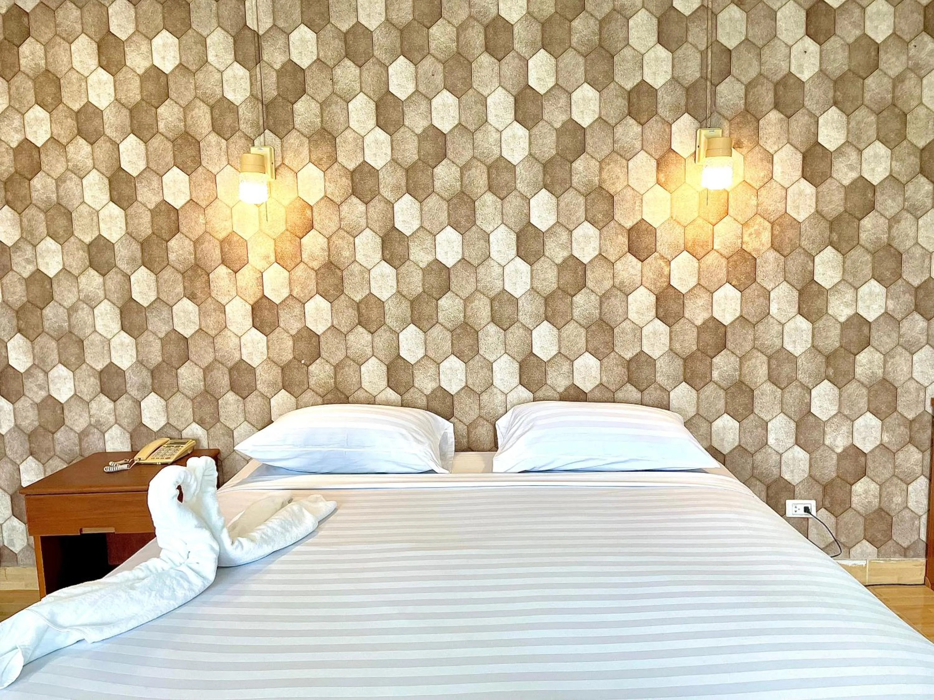 Bedroom, Bed in Green Beach Pattaya