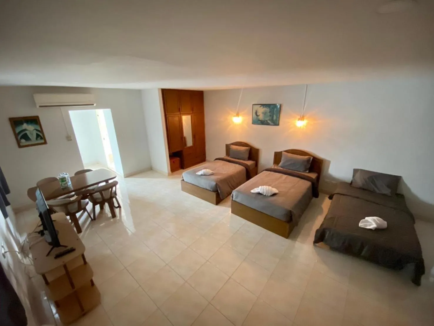 Bedroom, Bed in Green Beach Pattaya