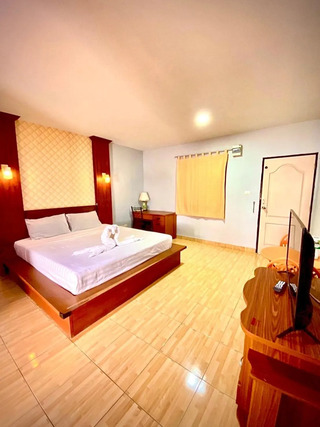 Bed in Green Beach Pattaya