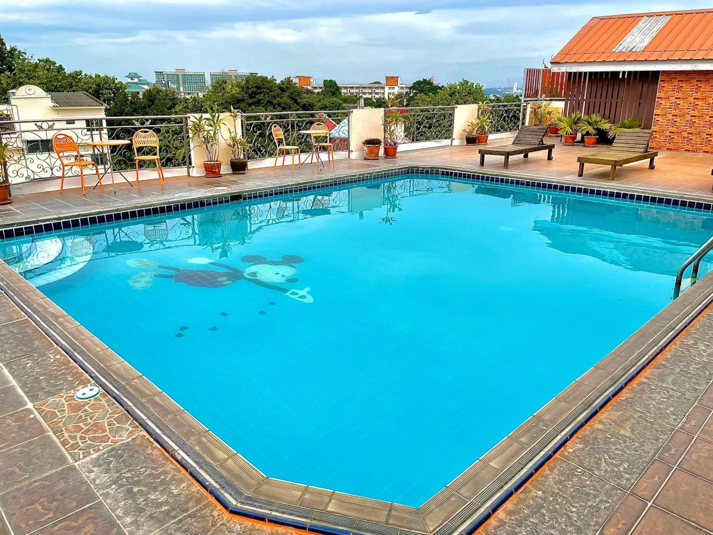 Swimming pool in Green Beach Pattaya
