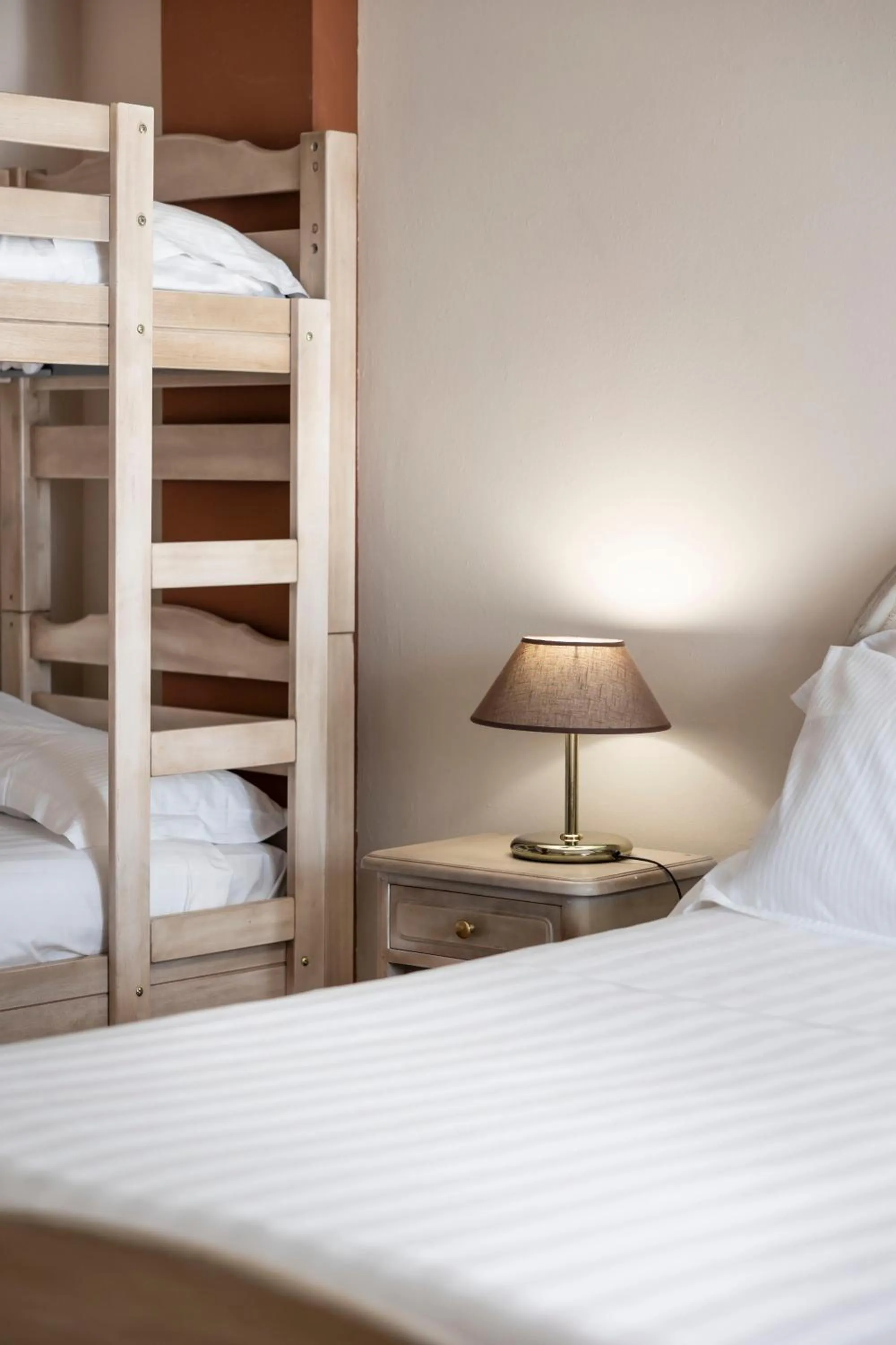 bunk bed, Bed in Grand Hotel del Parco