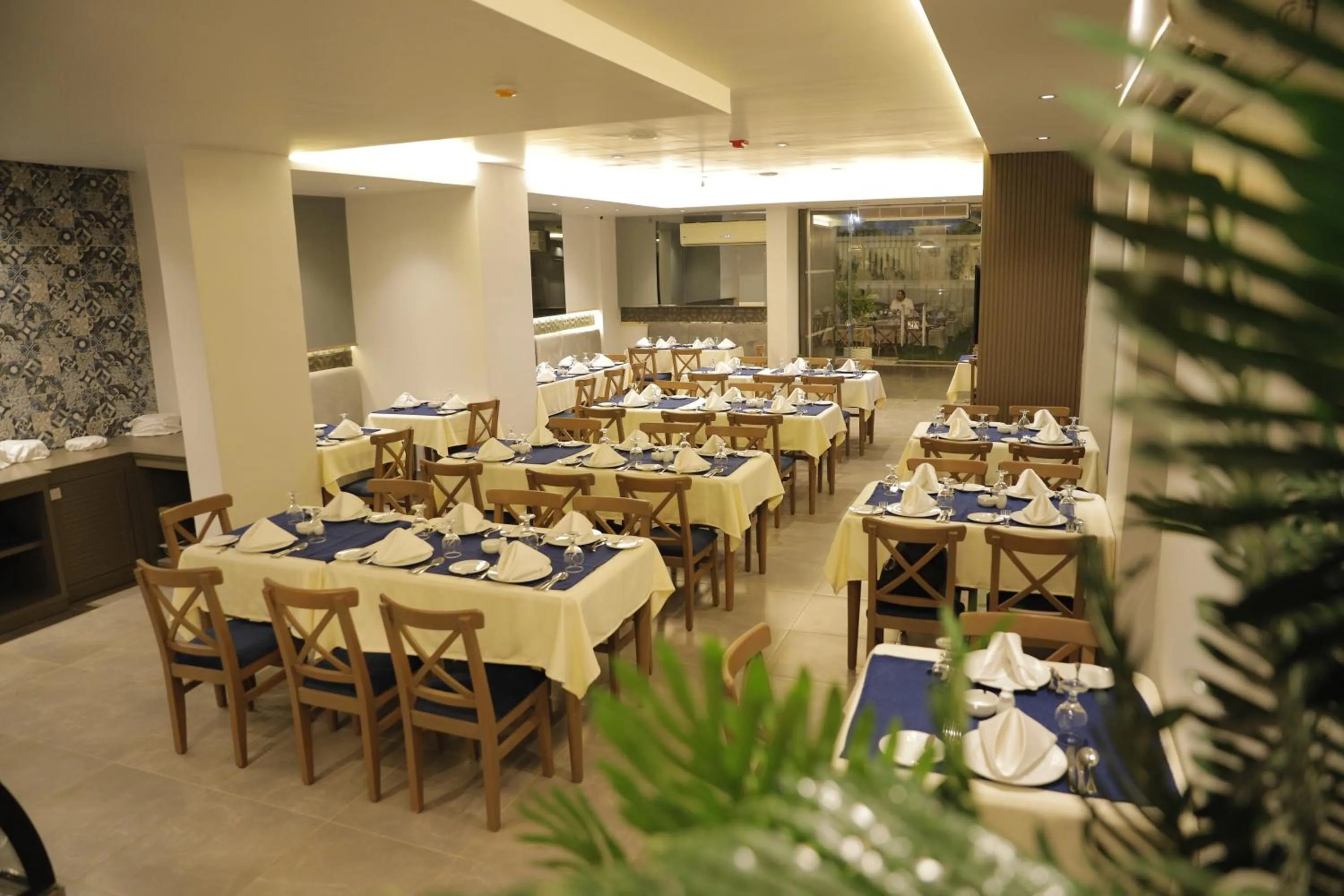 Restaurant/places to eat in Pyramids Oasis Hotel