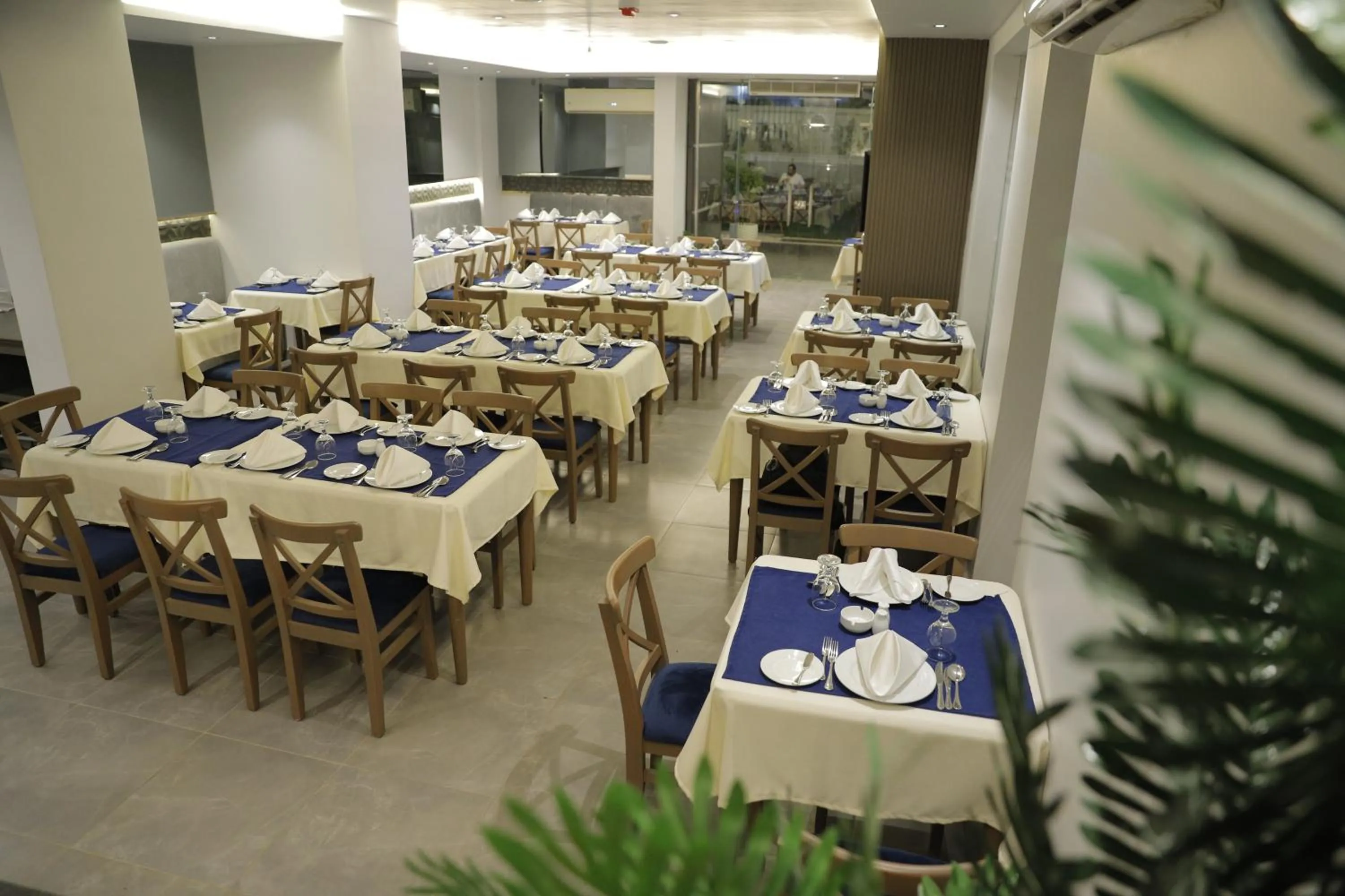 Restaurant/places to eat in Pyramids Oasis Hotel