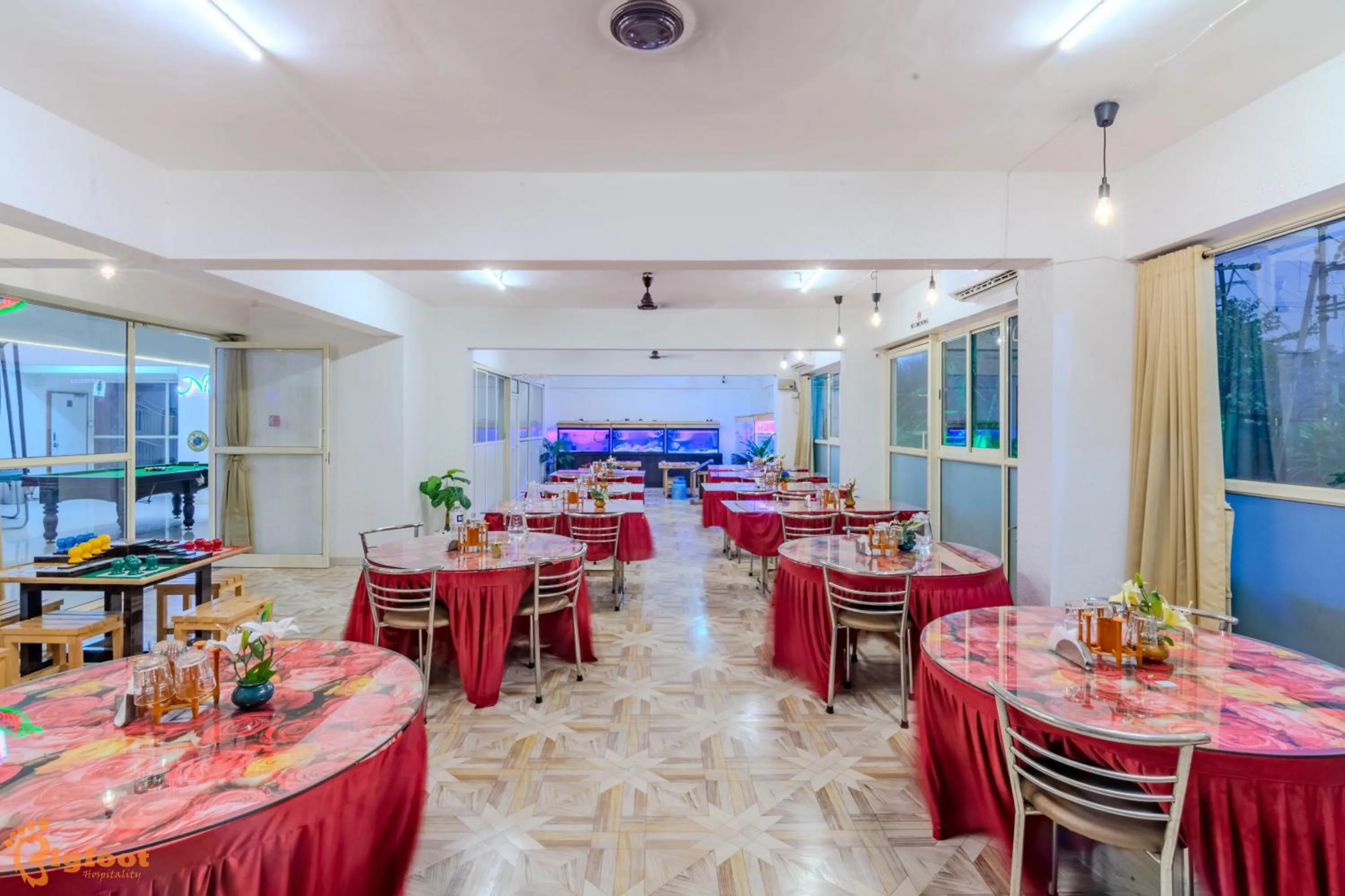 Restaurant/places to eat in Nilaya Nest Away