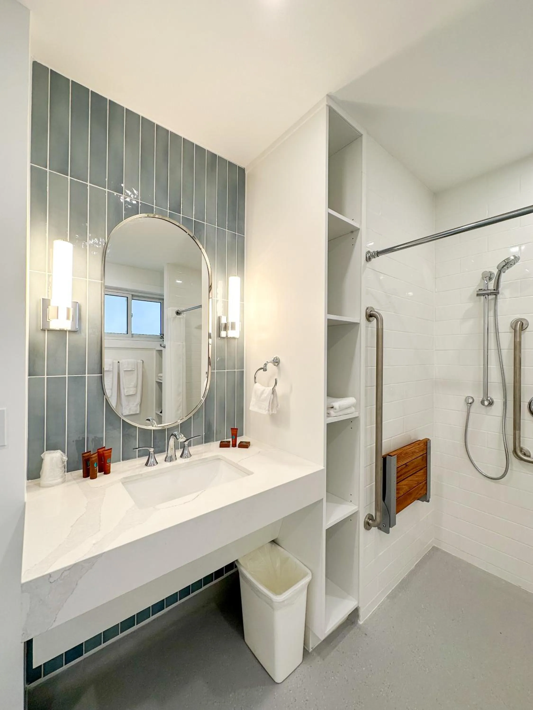 Oasis by the Bay Vacation Suites