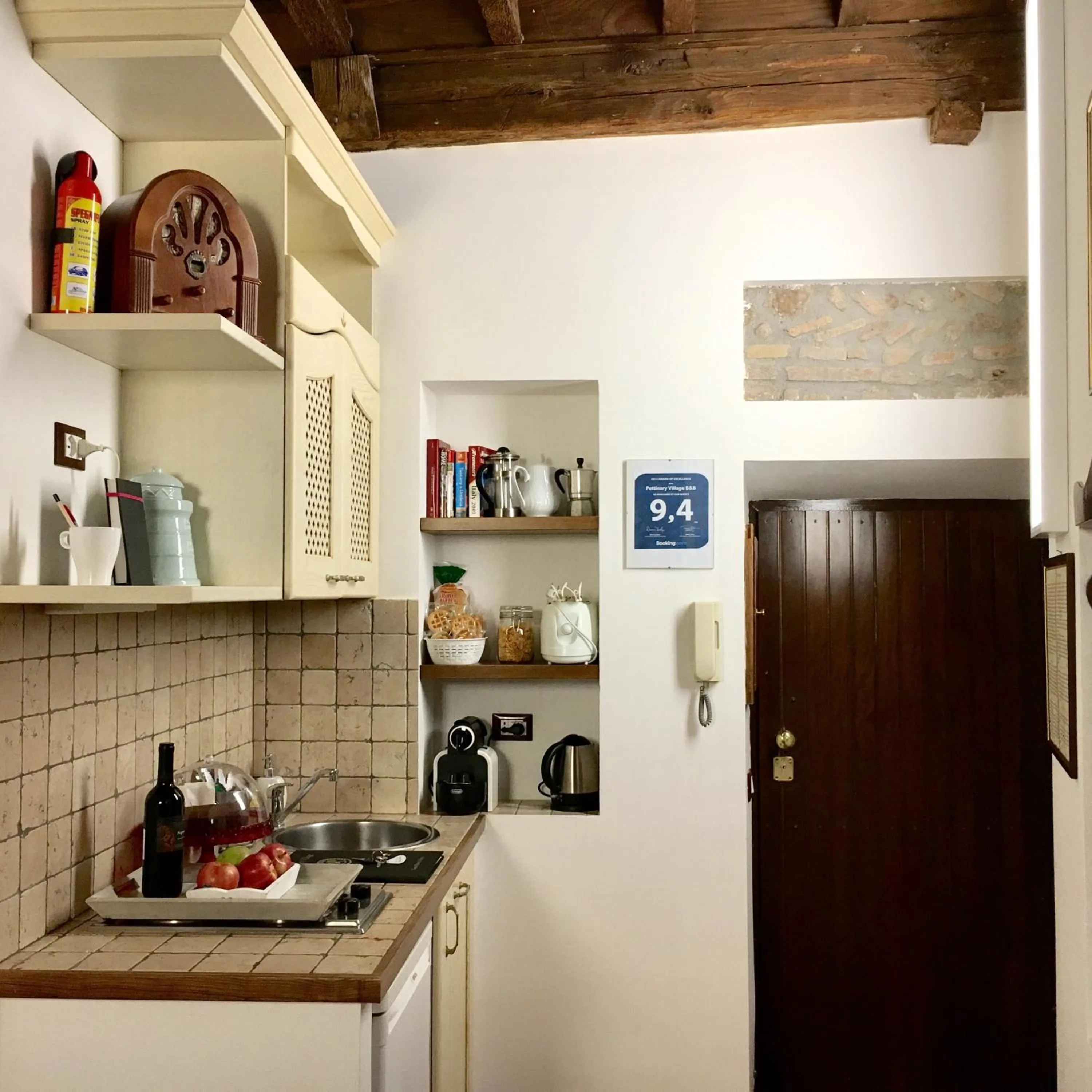 Kitchen or kitchenette in Pettinary Village B&B