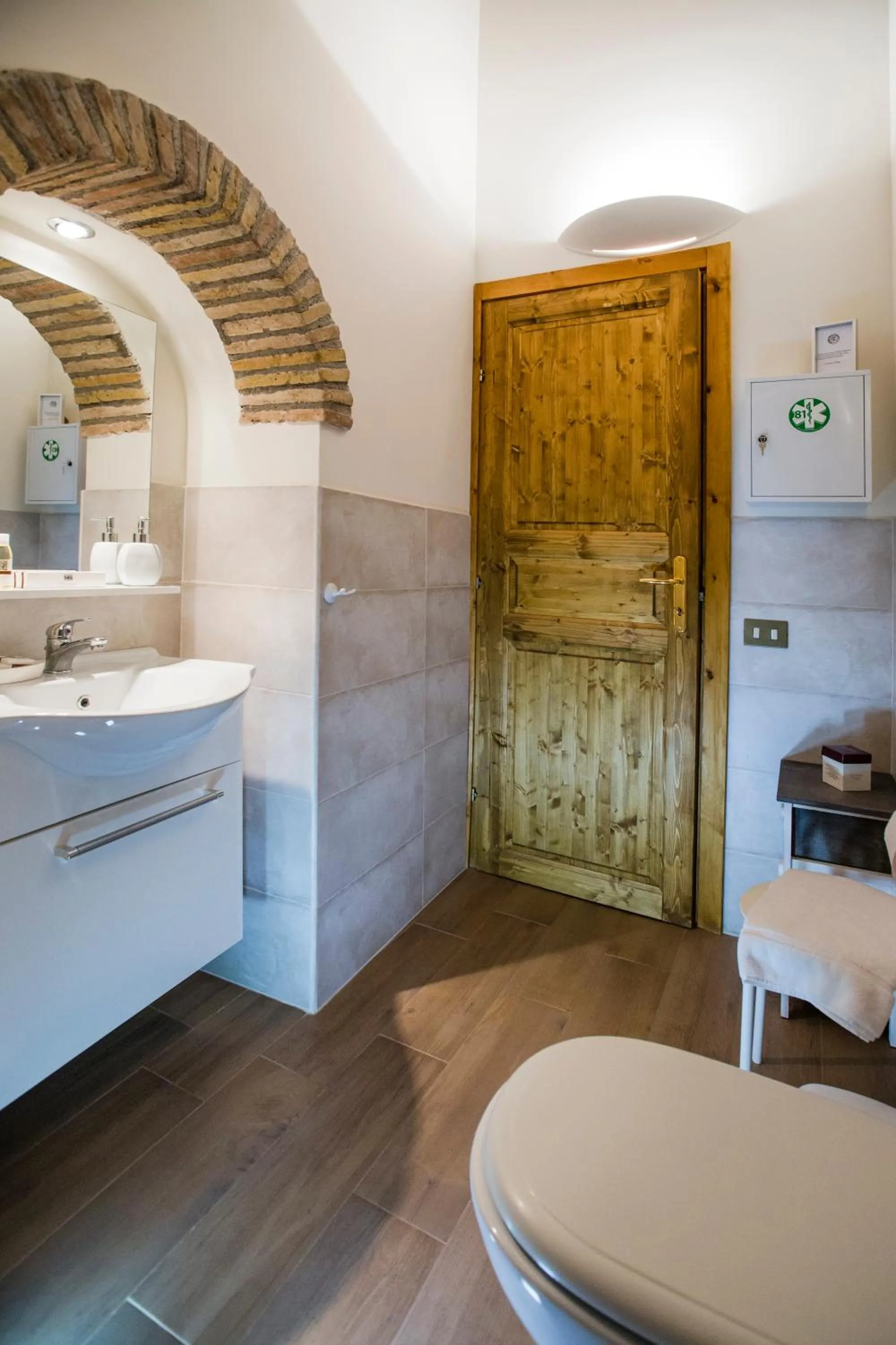 Bathroom in Pettinary Village B&B