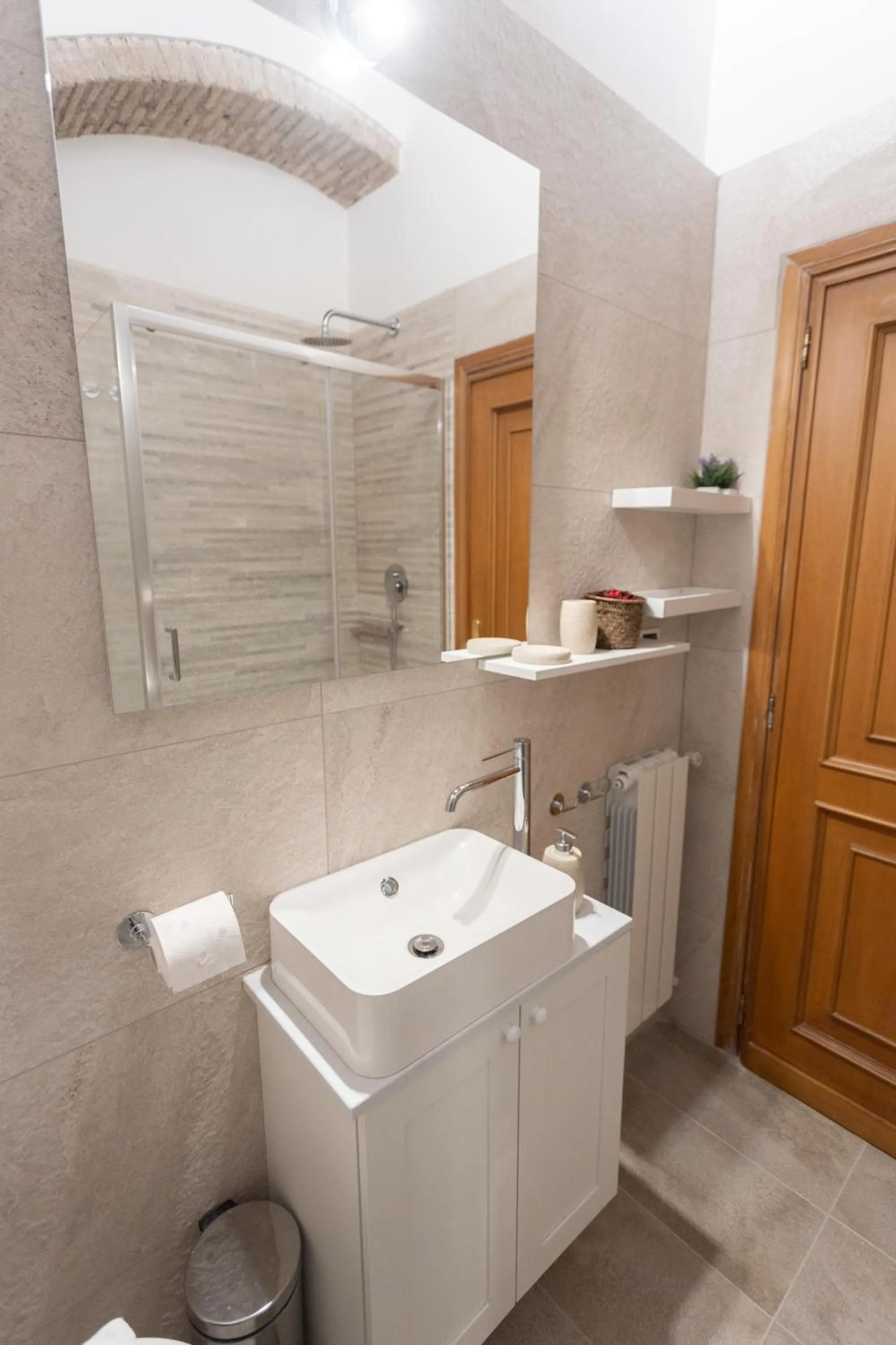 Bathroom in Pettinary Village B&B