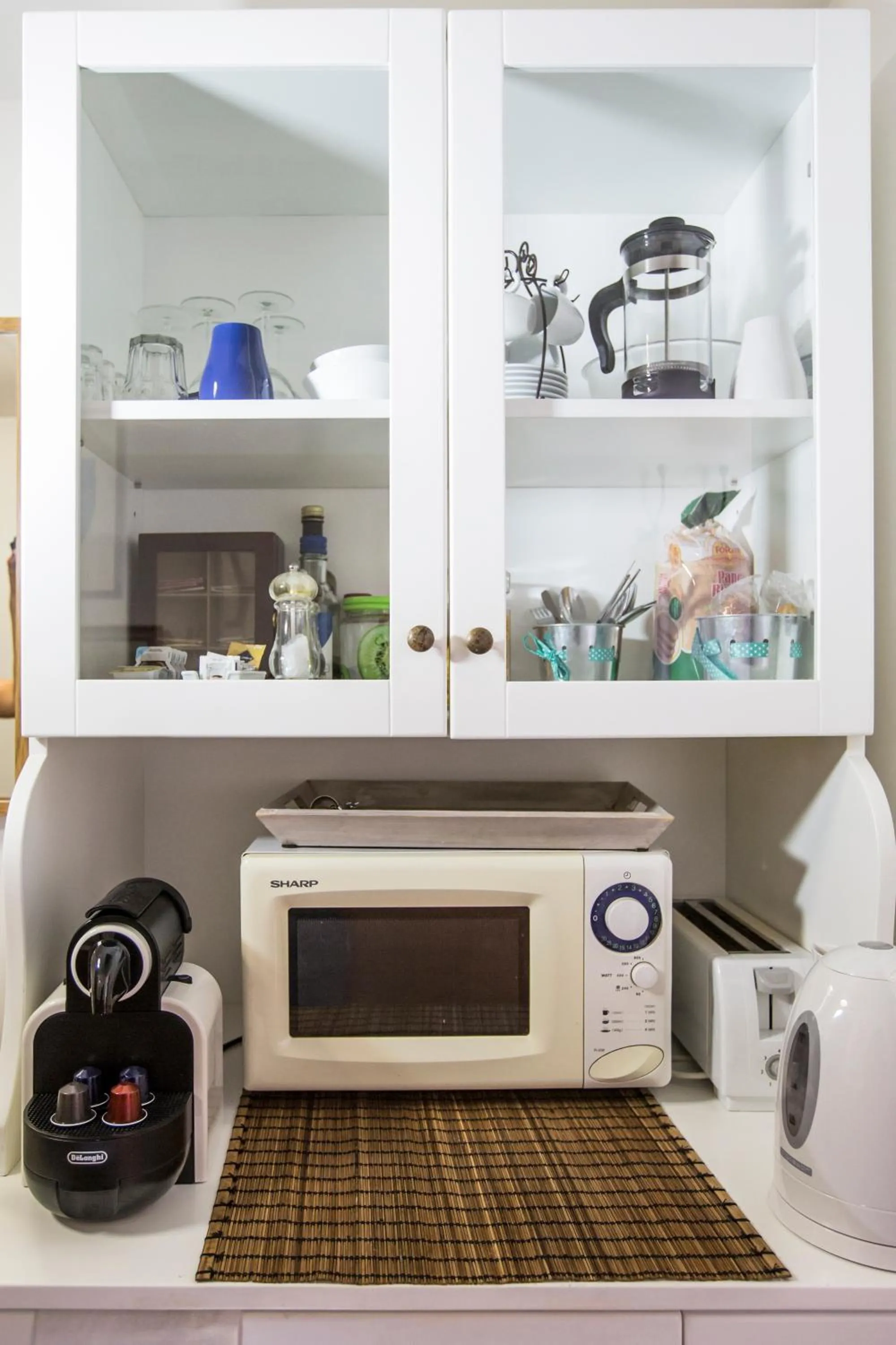 Coffee/tea facilities in Pettinary Village B&B