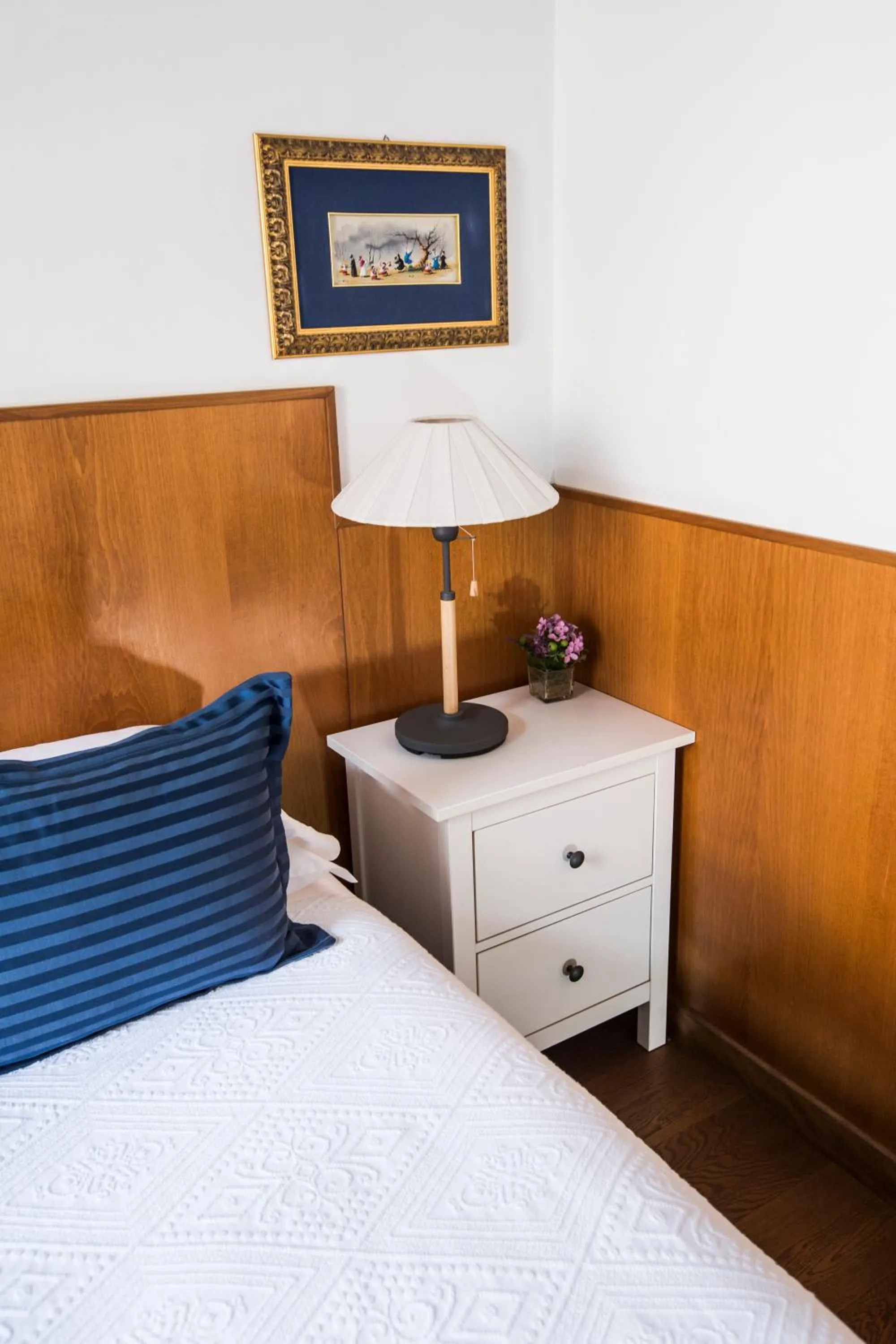 Decorative detail, Bed in Pettinary Village B&B