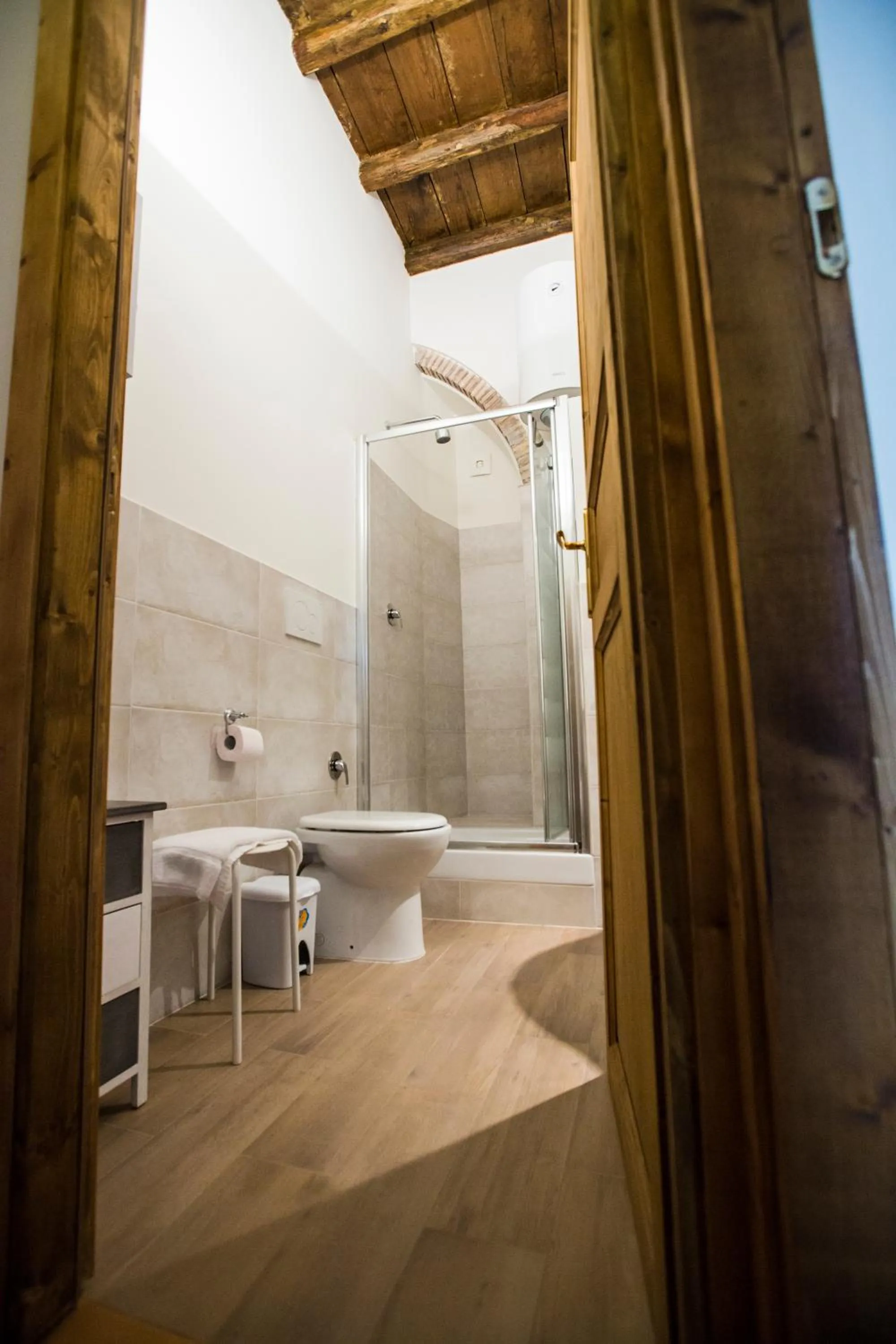 Bathroom in Pettinary Village B&B