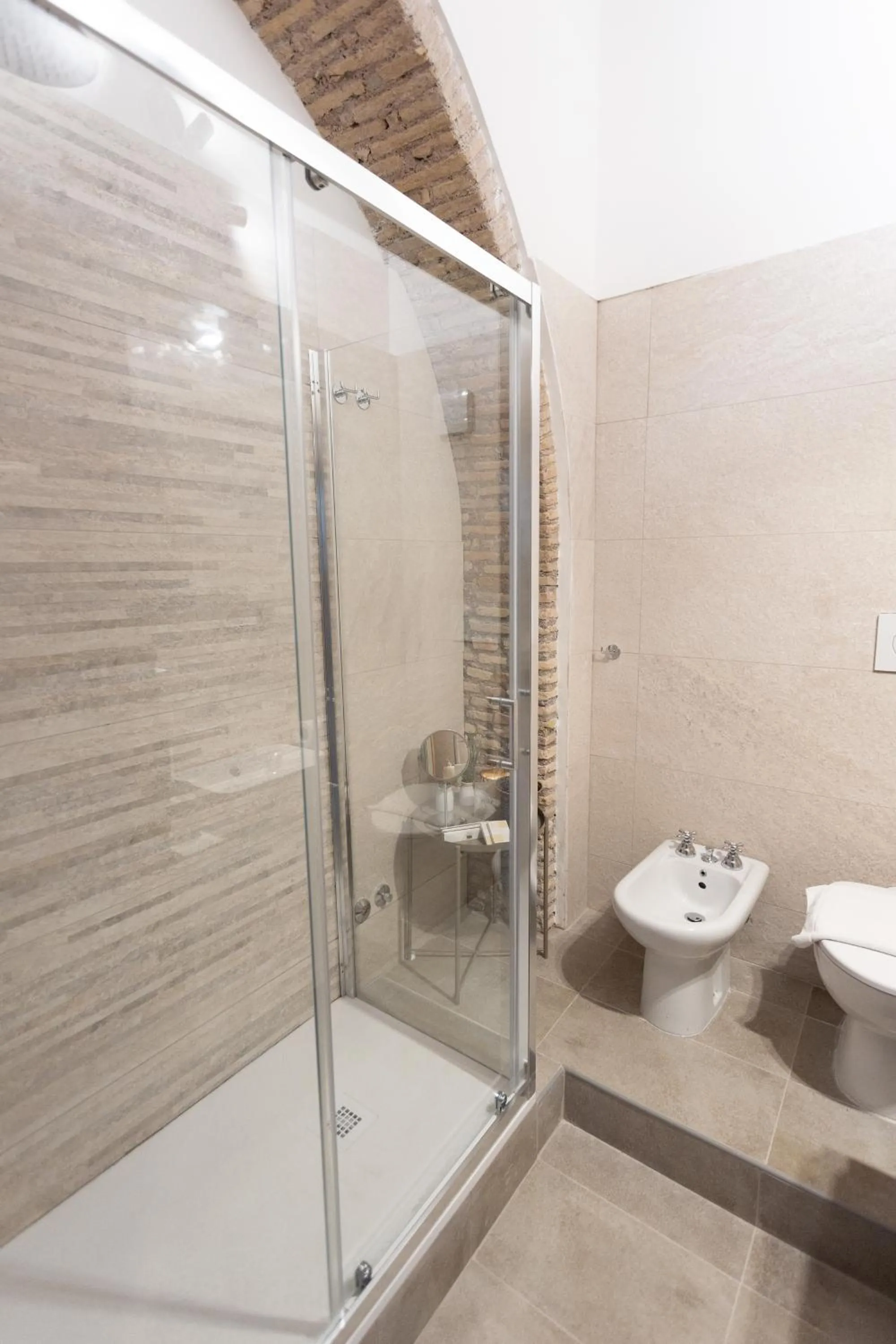 Bathroom in Pettinary Village B&B